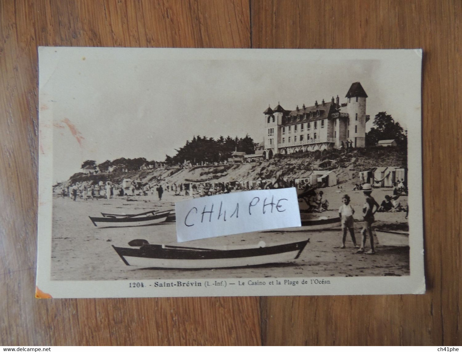 SAINT BREVIN - LE CASINO ET LA PLAGE DE L OCEAN - ANIMATION DE PLAGE AVEC BARQUES ET CABINES - Saint-Brevin-l'Océan