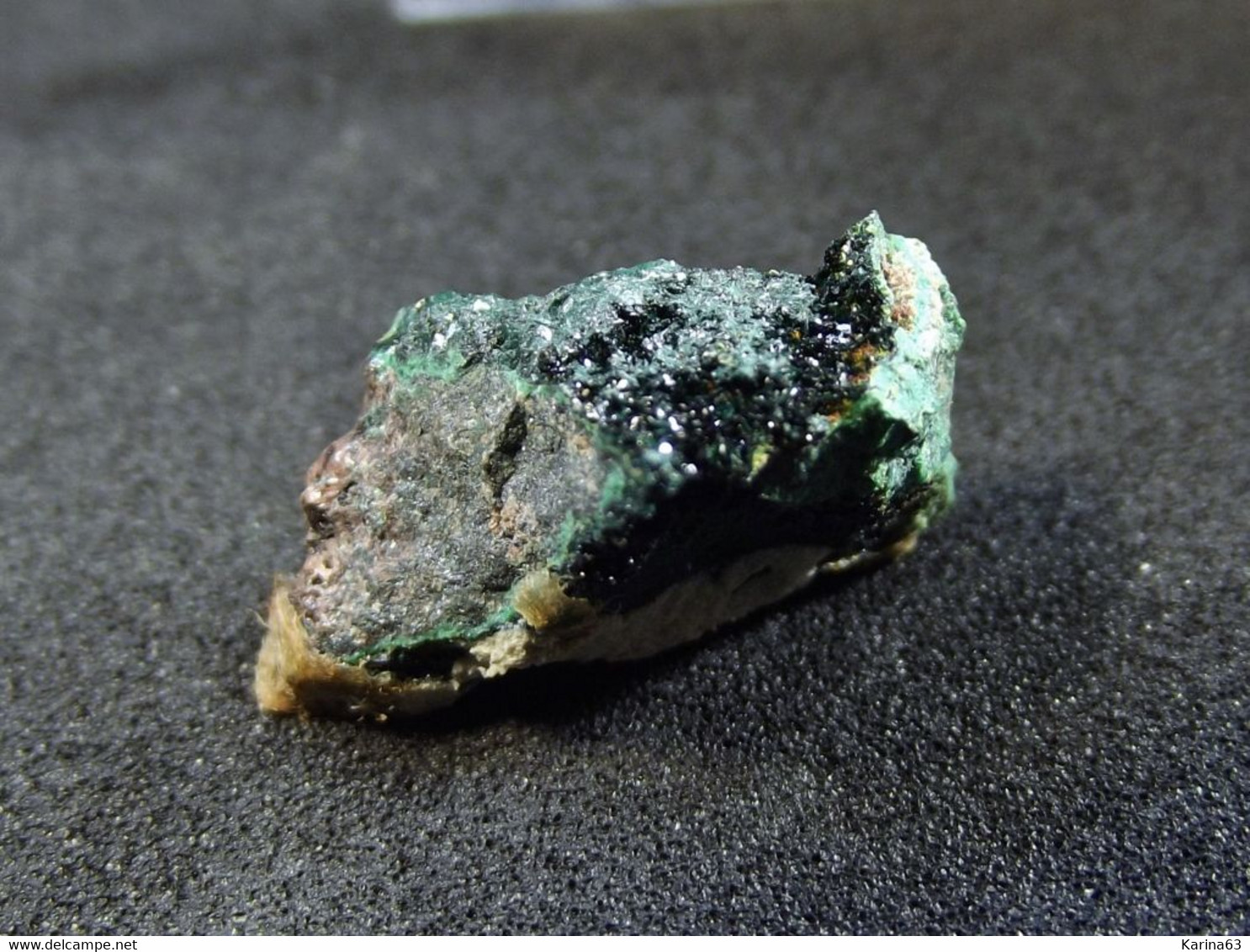 Atacamite  (1 X 0.8 X 0.5 Cm) Mount Gunson Copper Mines, Pernatty Lagoon - Stuart Shelf - S. Australia - Australia - Minéraux
