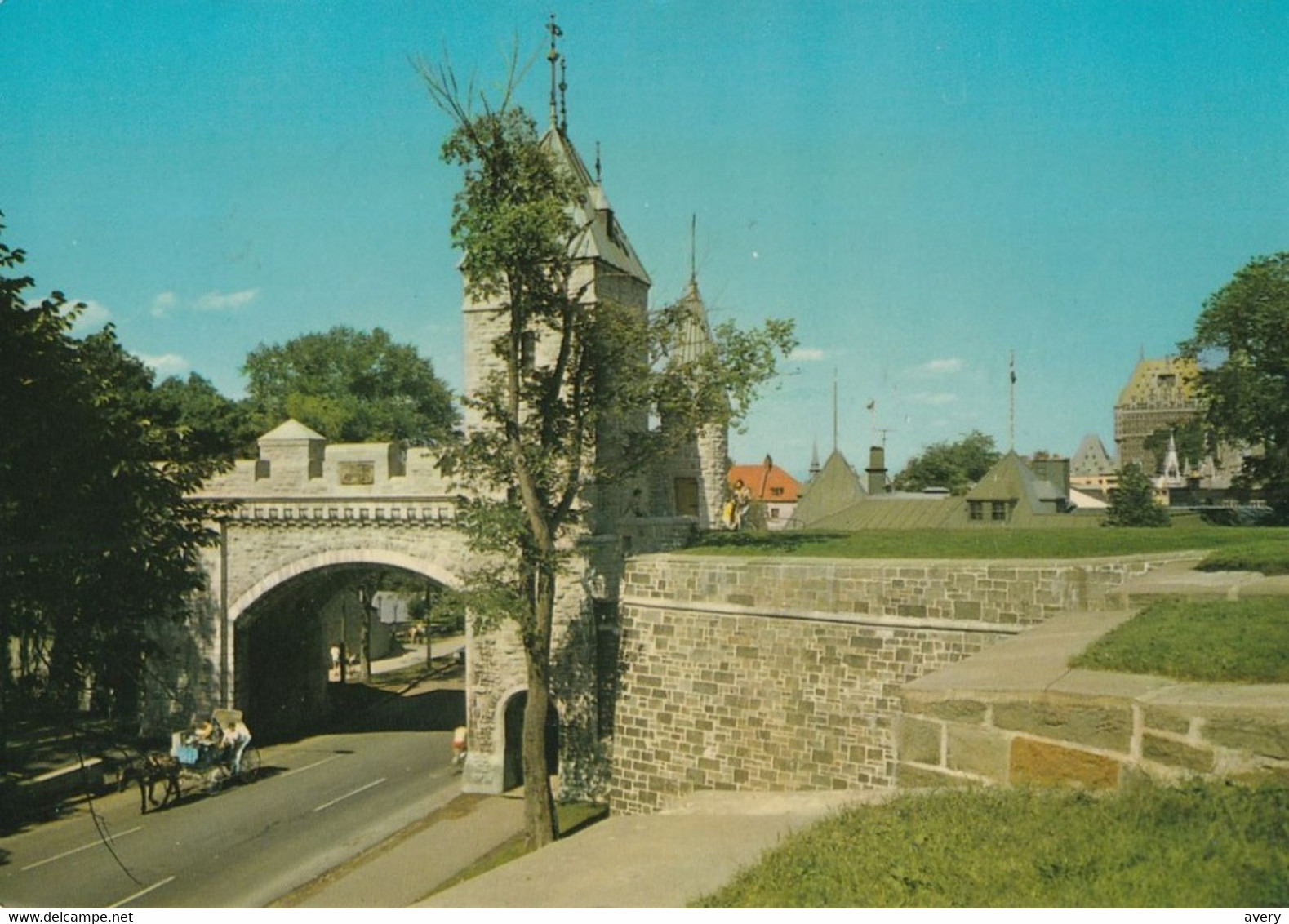 Quebec, Que. La Porte Saint-Louis L'une Des Trois Percees Dans Les Murs Du Vieux  Quebec - Québec – Les Portes