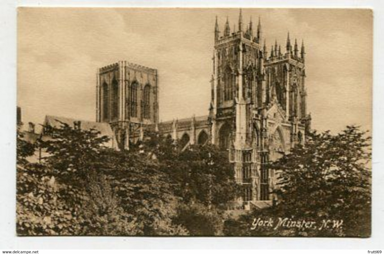 AK 099627 ENGLAND - York Minster - N. W. - York