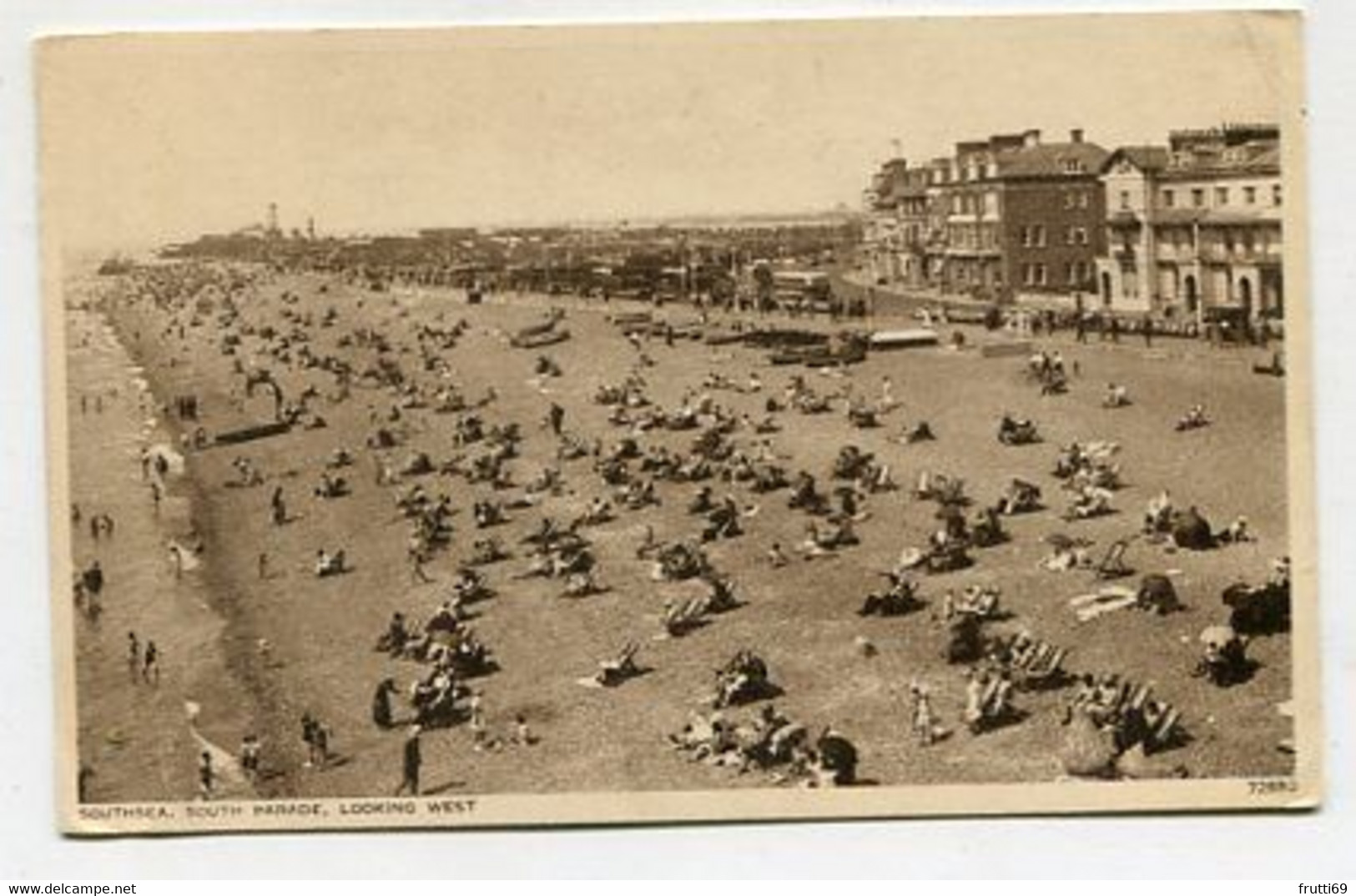 AK 099655 ENGLAND - Southsea - South Parade - Looking West - Southsea