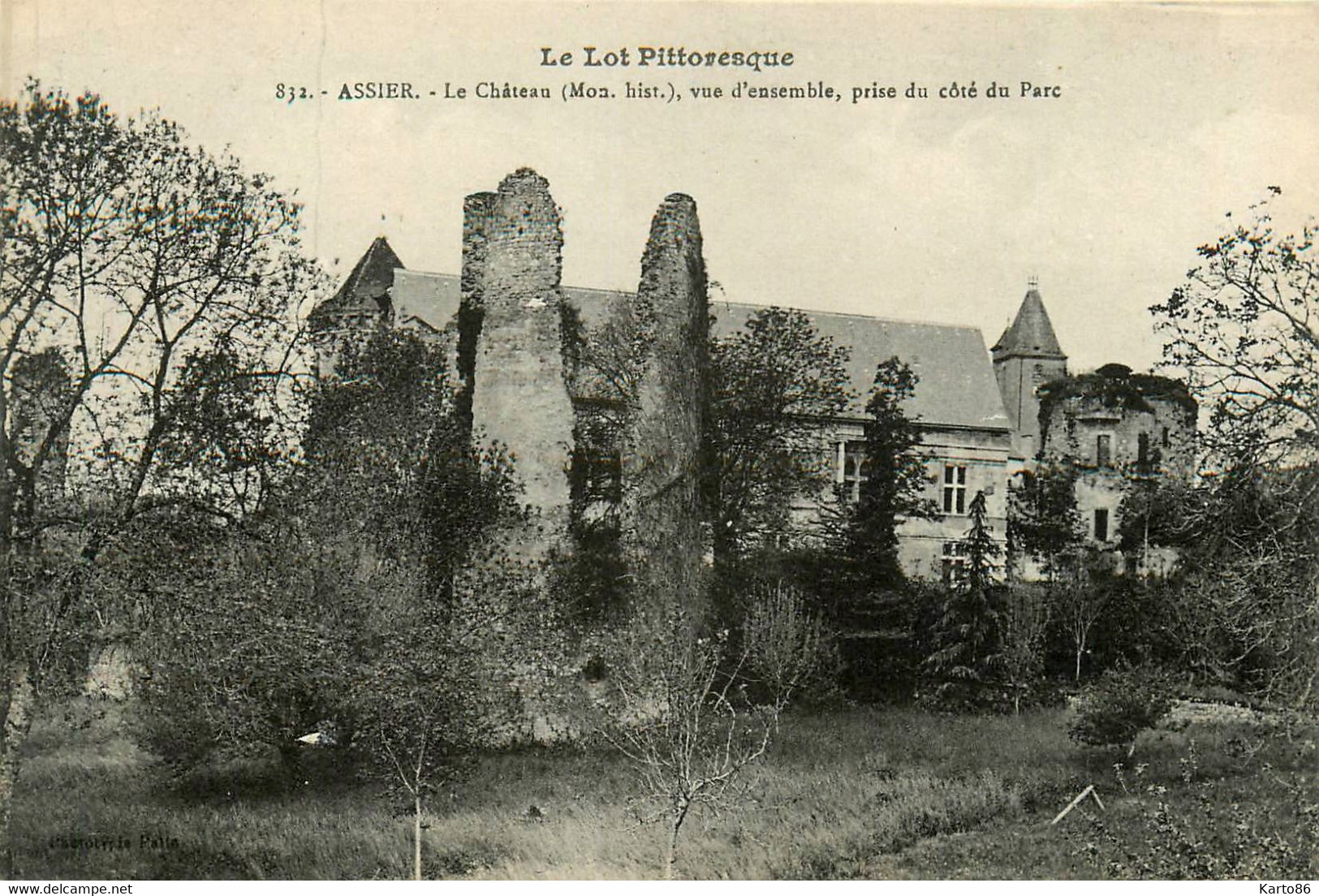 Assier * Vue Sur Le Château , Prise Du Côté Du Parc - Assier
