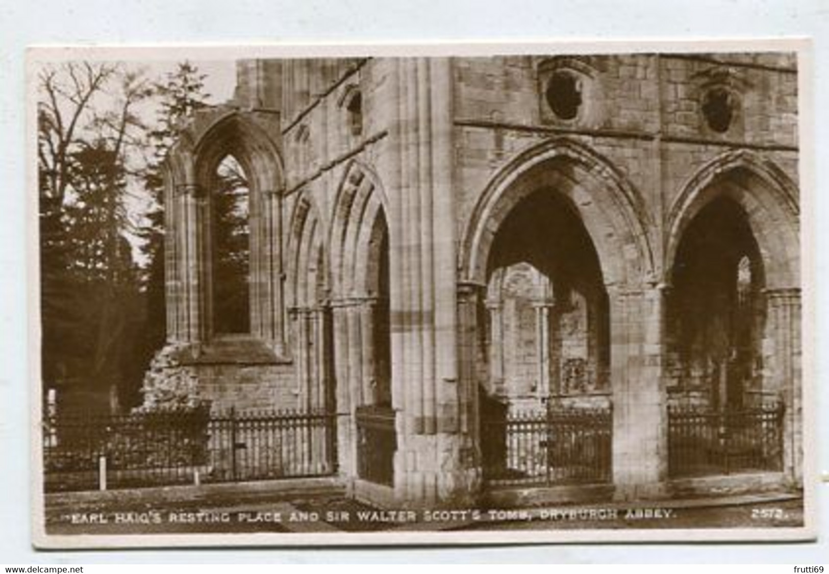 AK 099728 SCOTLAND - Dryburgh Abbey - Earl Haig's Resting Place And Sir Walter Scott's Tomb - Berwickshire