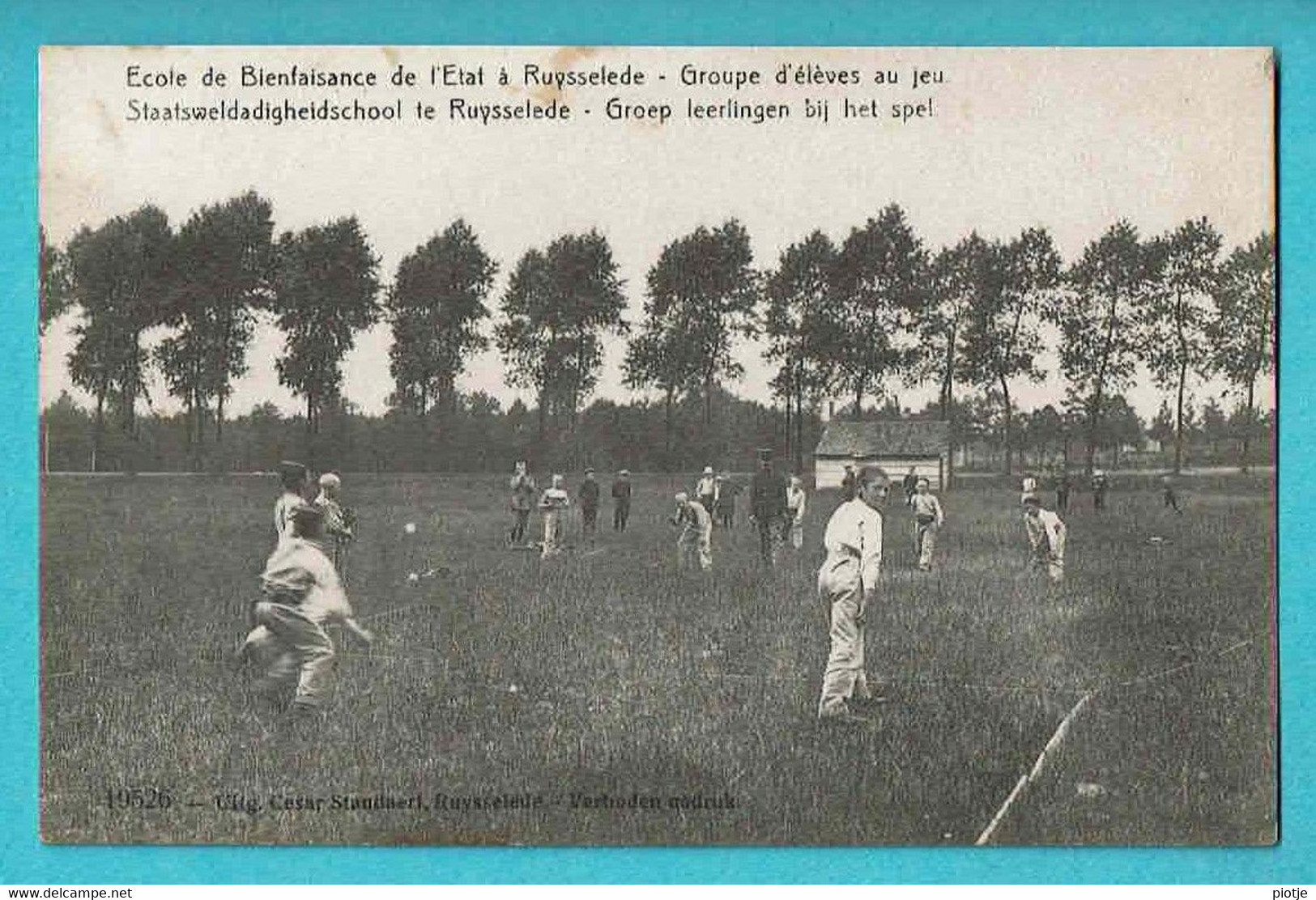 * Ruiselede - Ruysselede (West Vlaanderen) * (Uitg Cesar Standaert, Nr 19526) école De Bienfaisance, Groupe élèves Jeu - Ruiselede