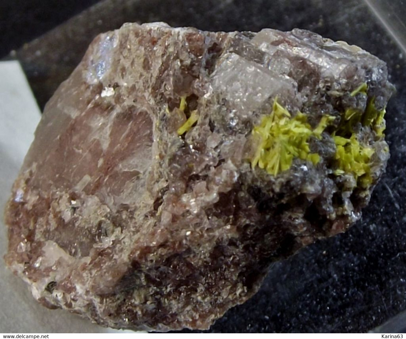 Guilleminite ( TL ) On Matrix ( 1.5 X 1 X 0.6 Cm ) Musonoi Mine - Kolwezi - Kolwezi Mining District - Lualaba - DR Congo - Minéraux