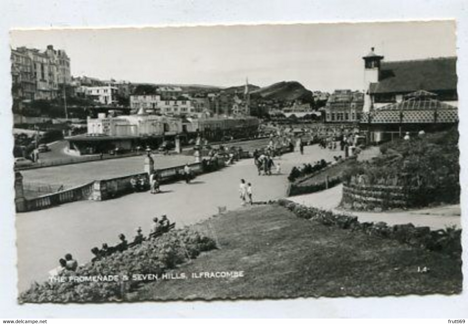 AK 099775 ENGLAND - Ilfracombe - The Promenade & Seven Hills - Ilfracombe