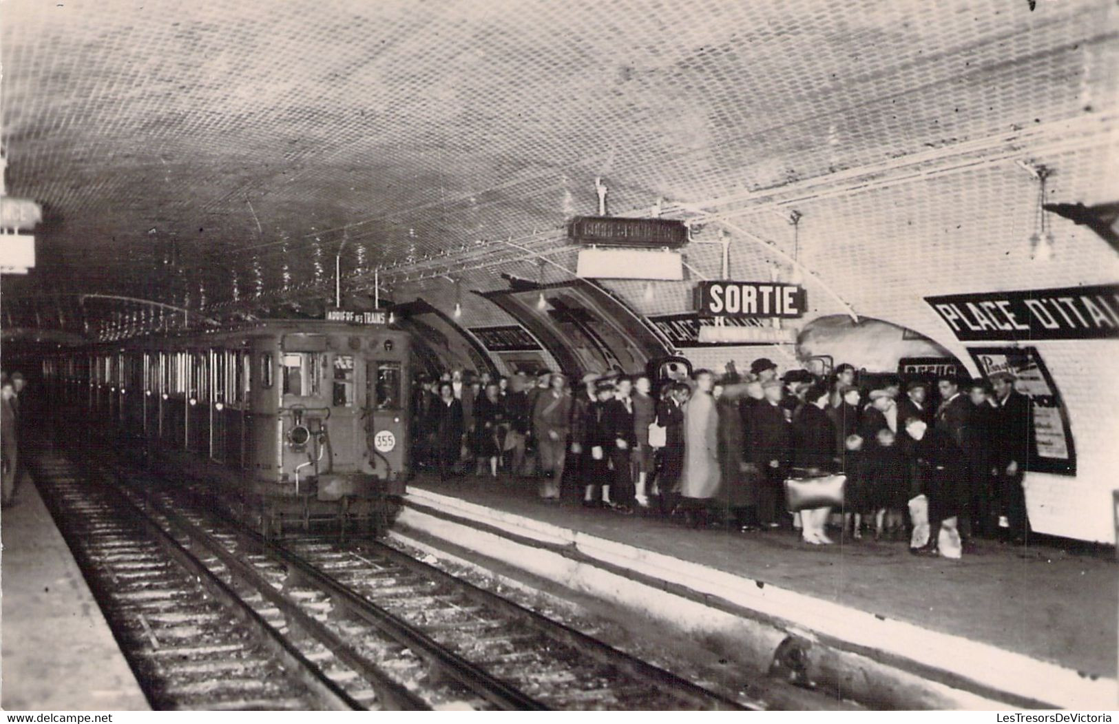 CPA - FRANCE - 75 - PARIS - Le Métropolitain - Place D'Italie - Animée - Metropolitana, Stazioni