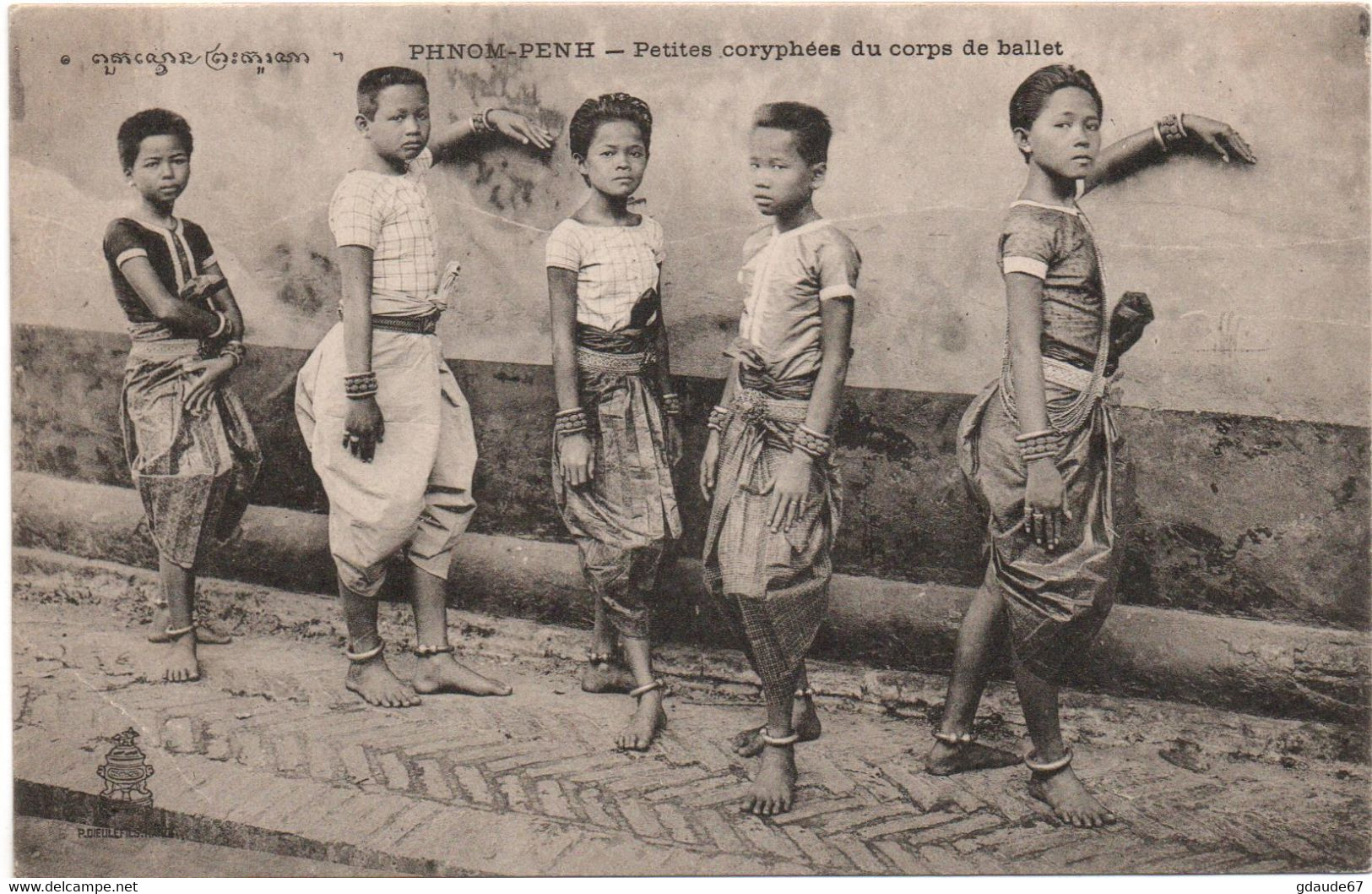 PHNOM PENH (CAMBODGE) - PETITES CORYPHEES DU CORPS DE BALLET - METIER - Kambodscha