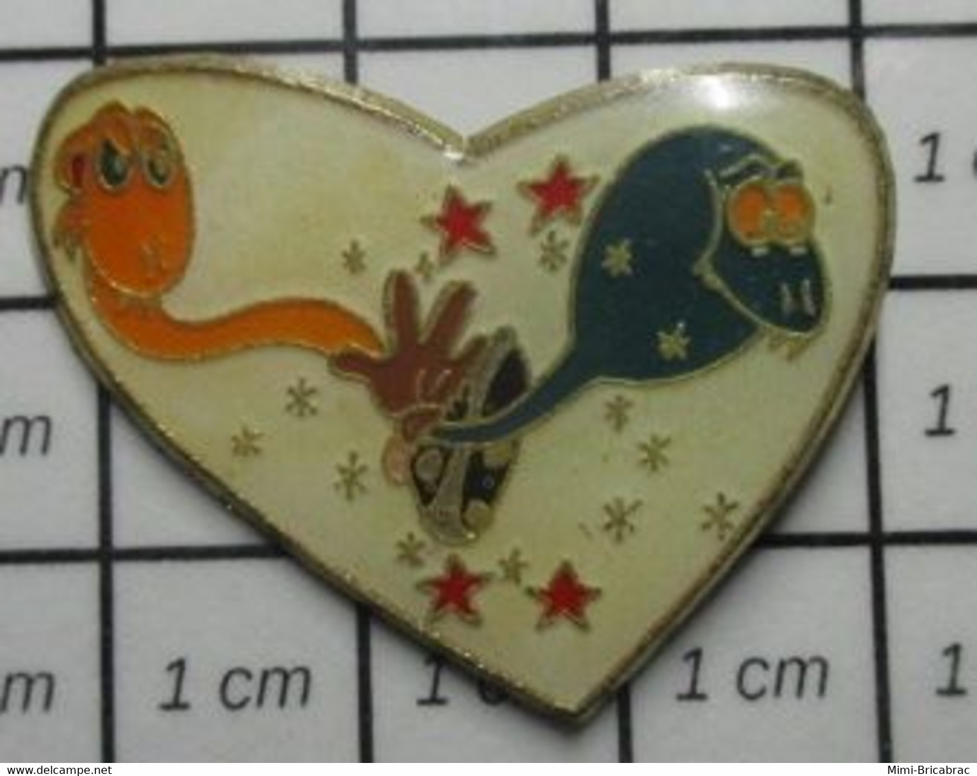 1315a Pin's Pins / Beau Et Rare / ANIMAUX / COEUR BLANC ET 2 SERPENTS ???? - Animaux