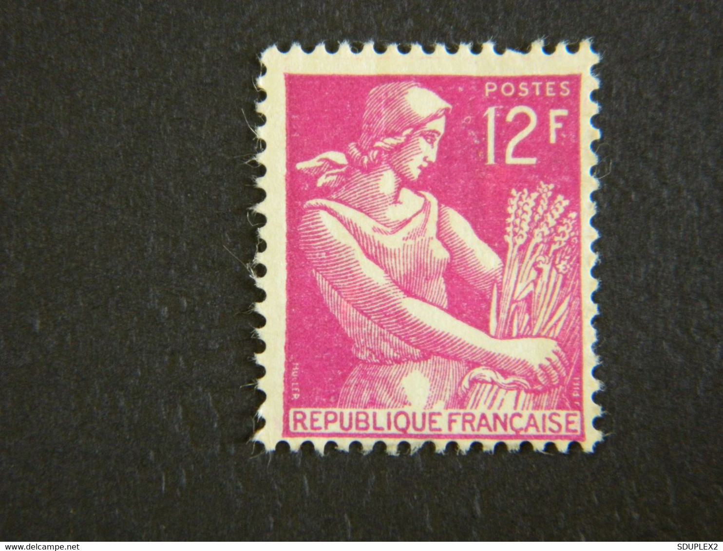République Française Timbre 12 Fr Moissonneuse 1957 Neuf Non Oblitéré - 1957-1959 Moissonneuse