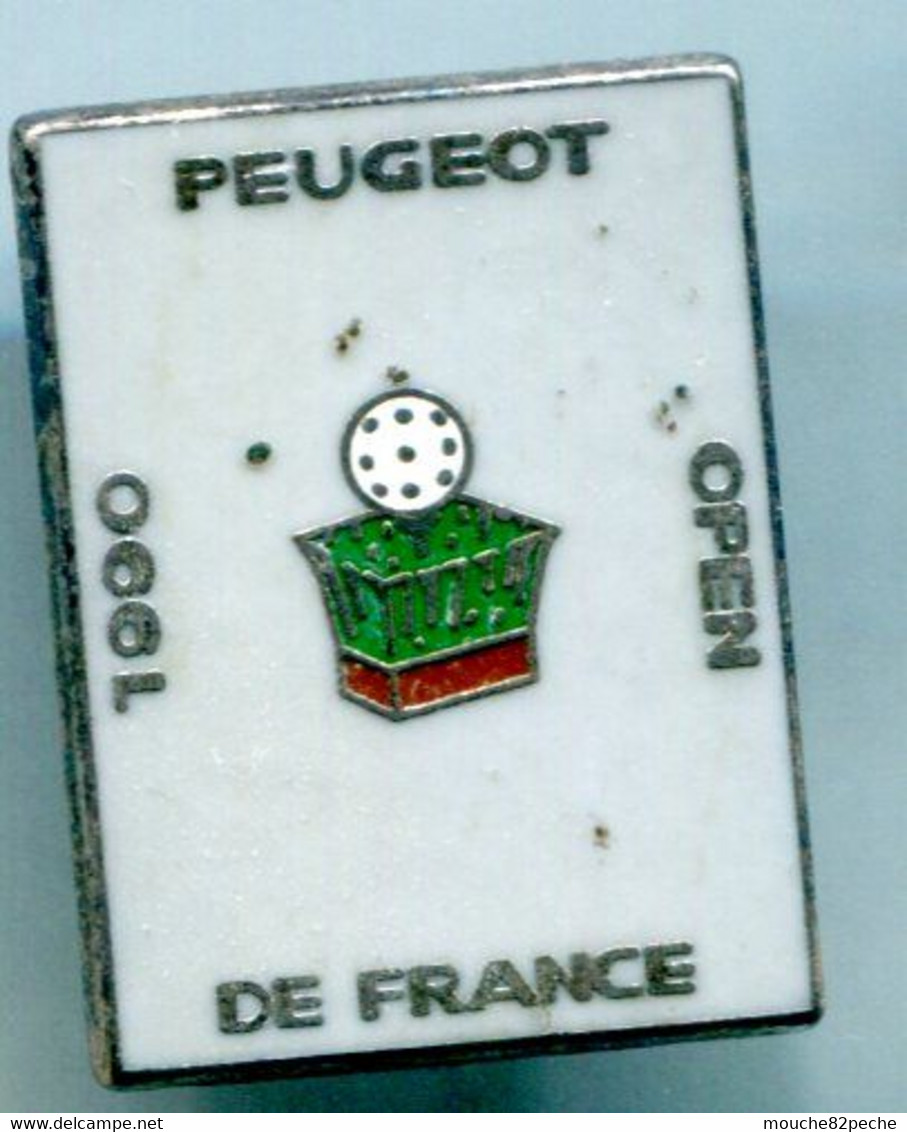 PIN'S  - GOLF / AUTOMOBILE - PEUGEOT - OPEN DE FRANCE - SIGNE ARTHUS BERTRAND - Golf