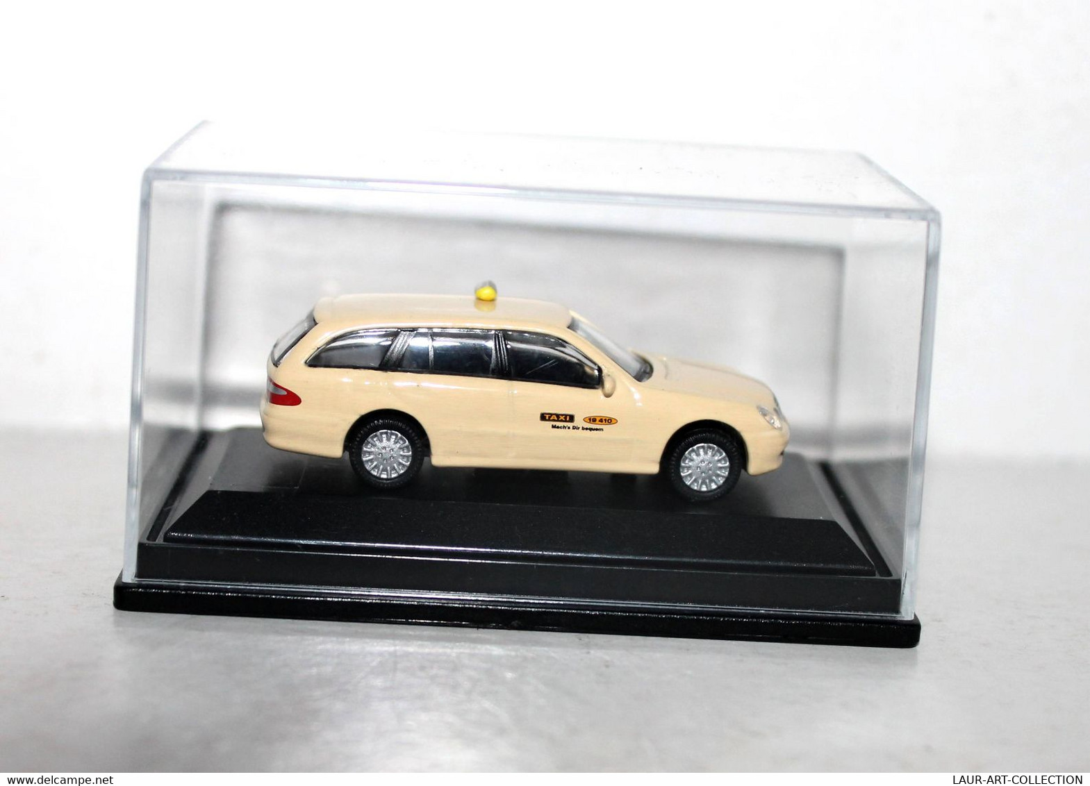 SCHUCO - MERCEDES BENZ E-KLASSE T-MODELL TAXI, VOITURE AUTOMOBILE MINIATURE 1/87 - ANCIEN MODELE REDUIT (1712.40) - Schaal 1:87