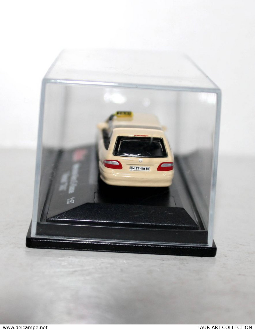 SCHUCO - MERCEDES BENZ E-KLASSE T-MODELL TAXI, VOITURE AUTOMOBILE MINIATURE 1/87 - ANCIEN MODELE REDUIT (1712.40) - Schaal 1:87