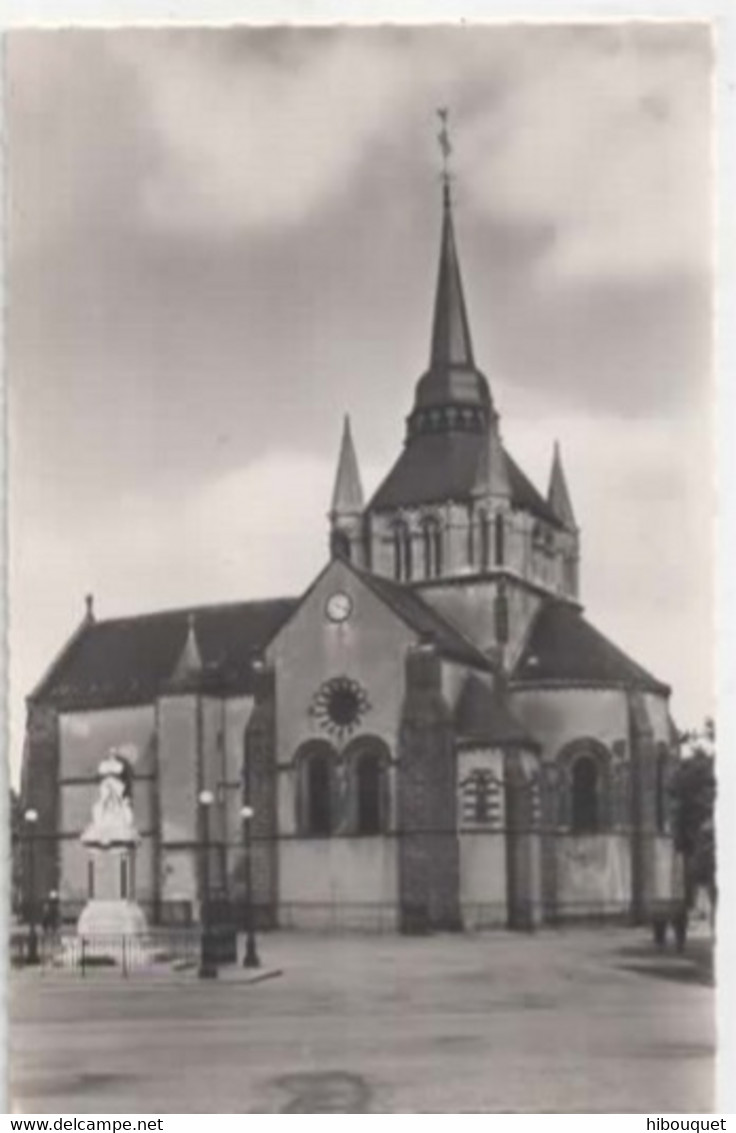 CPSM, Fresnay-sur-Sarthe, L'Eglise Notre-Dame, N°7 - La Fresnaye Sur Chédouet