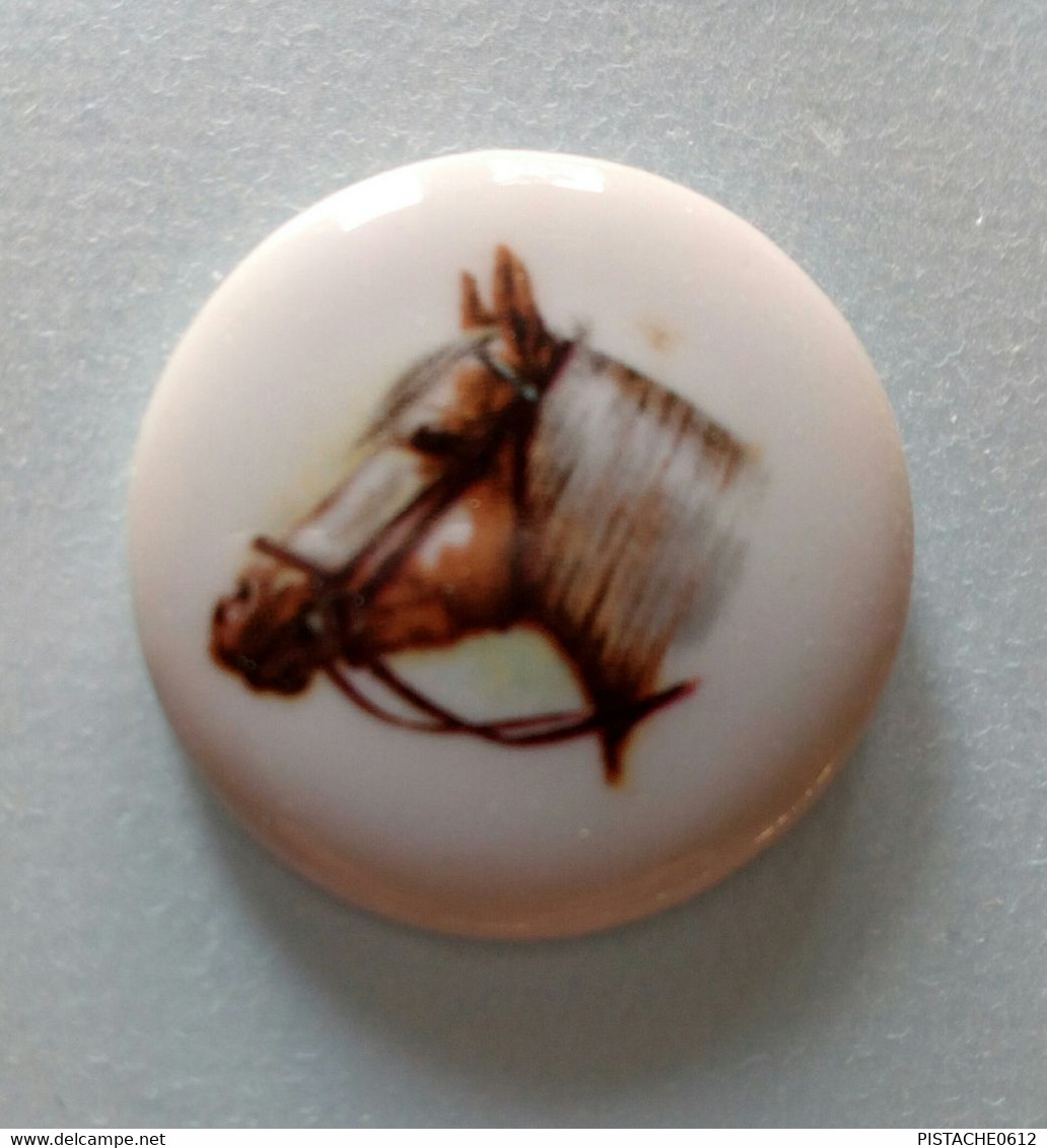 Pin's Tête De Cheval Porcelaine Ø 2 Cm - Animaux