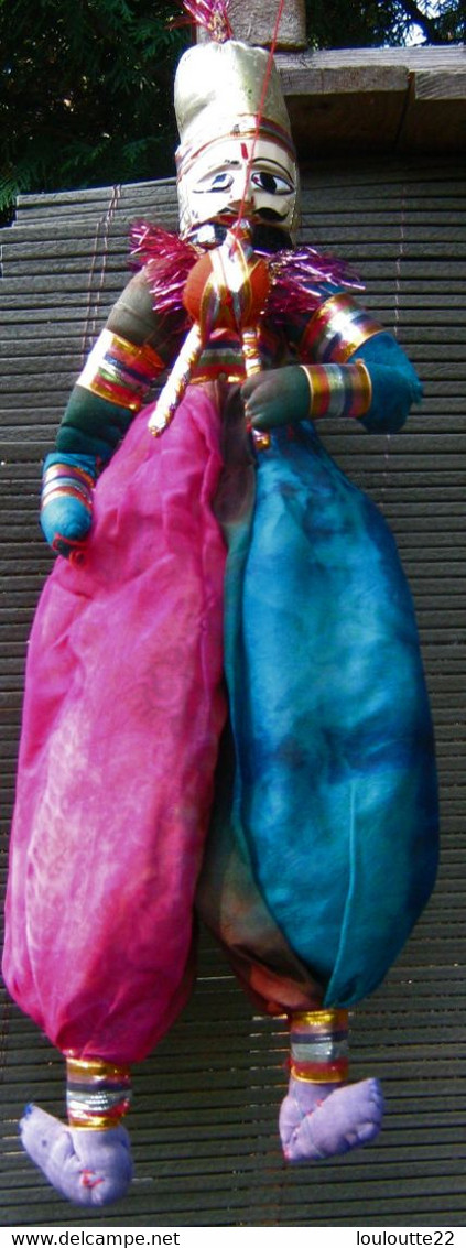 Couple De Marionnettes - Toneel & Vermommingen