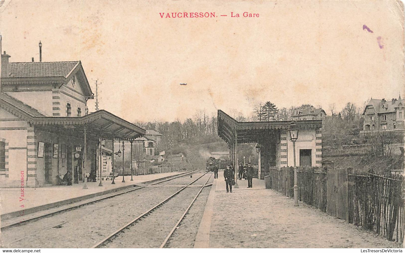 CPA Vaucresson - La Gare - Chemin De Fer - Gare Avec Train - Animé - Other & Unclassified