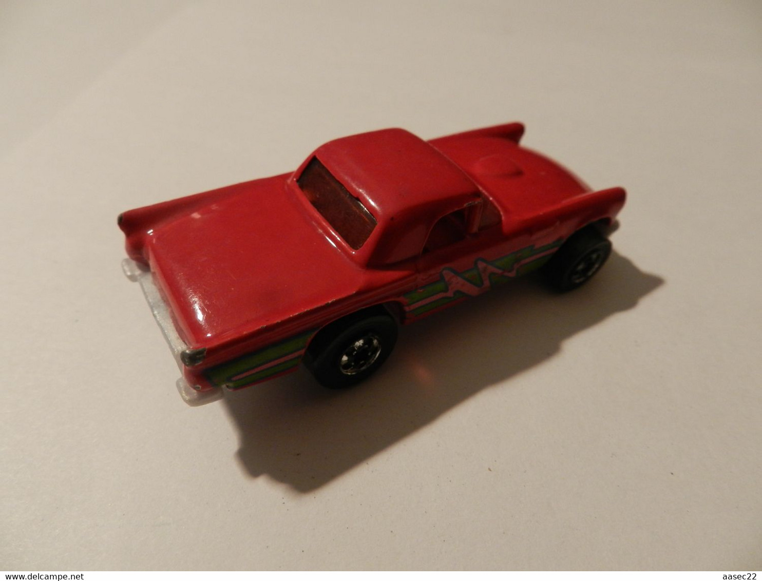 Hotwheels   '57 T Bird     /    1977   ***   1940   *** - HotWheels