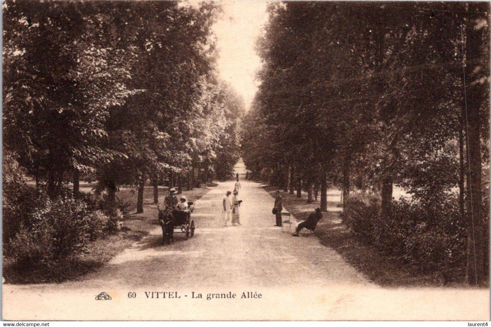 (1 N 45) VERY OLD - B/w - France (posted 1929) - Vittel La Grande Allée - Santé