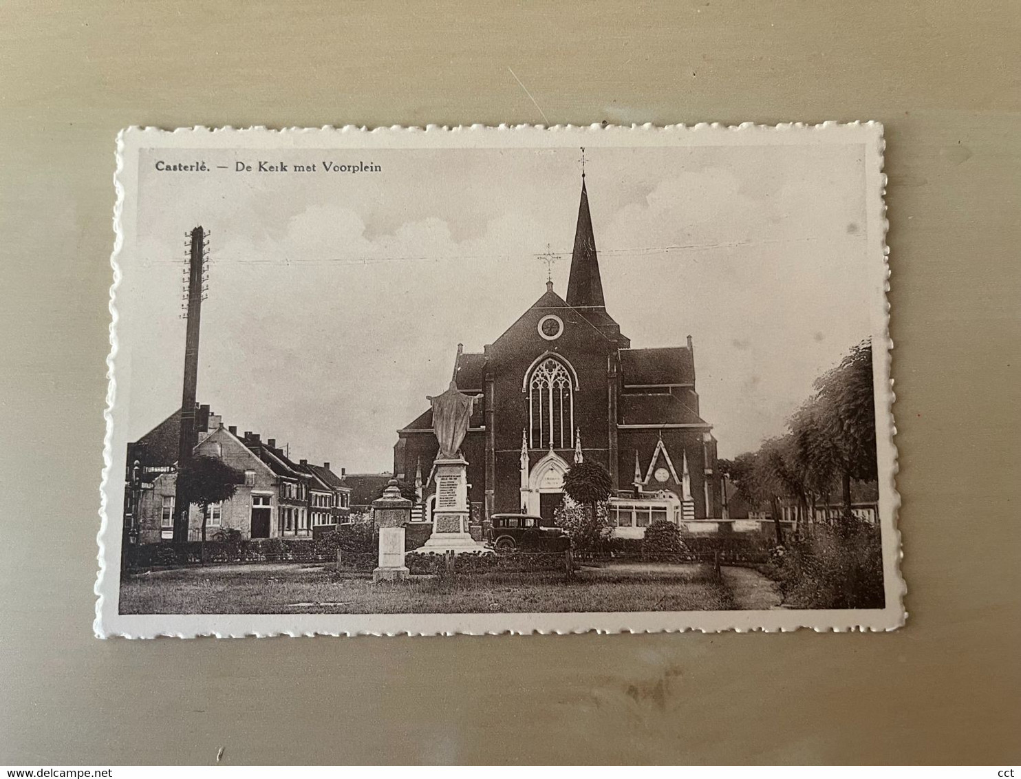 Casterlé  Kasterlee   De Kerk Met Voorplein - Kasterlee