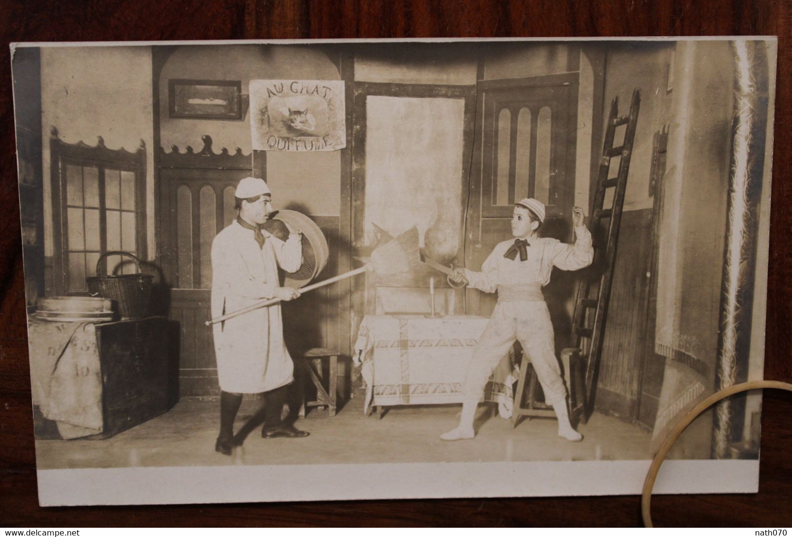 1900's Carte Photo Théâtre  Spectacle Au Chat Qui Fume - Theatre