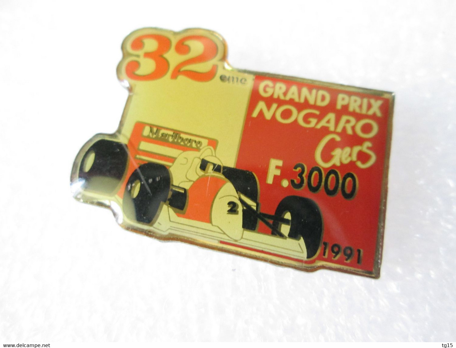 PIN'S   FORMULE 3000  GRAND PRIX NOGARO MARLBORO - F1