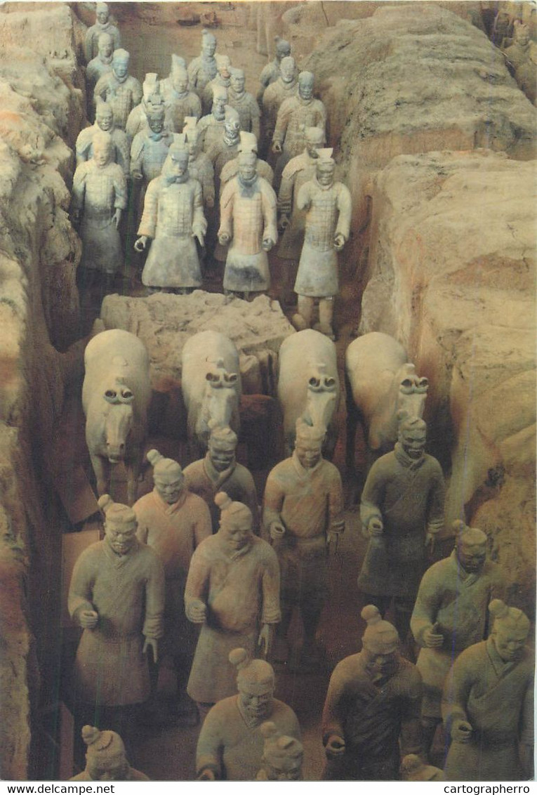 Postcard East Asian Museum Stockholm Earthenware Soldiers Lined Up In Order Of Battle Qin Shihuangs Lintong Shaanxi - Sculptures