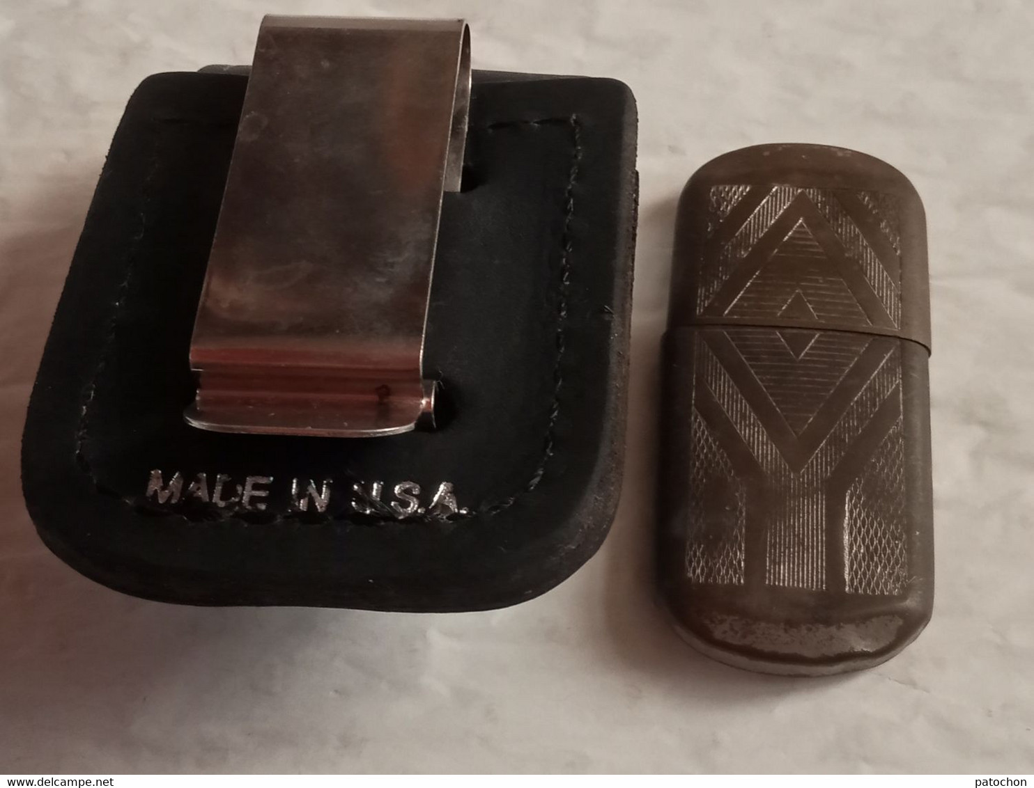 2 Briquet Essence 1 Zippo Made In U.S.A Phare Navire Avec Son étui + 1 Sans Pierre Ni Mèche .! - Zippo