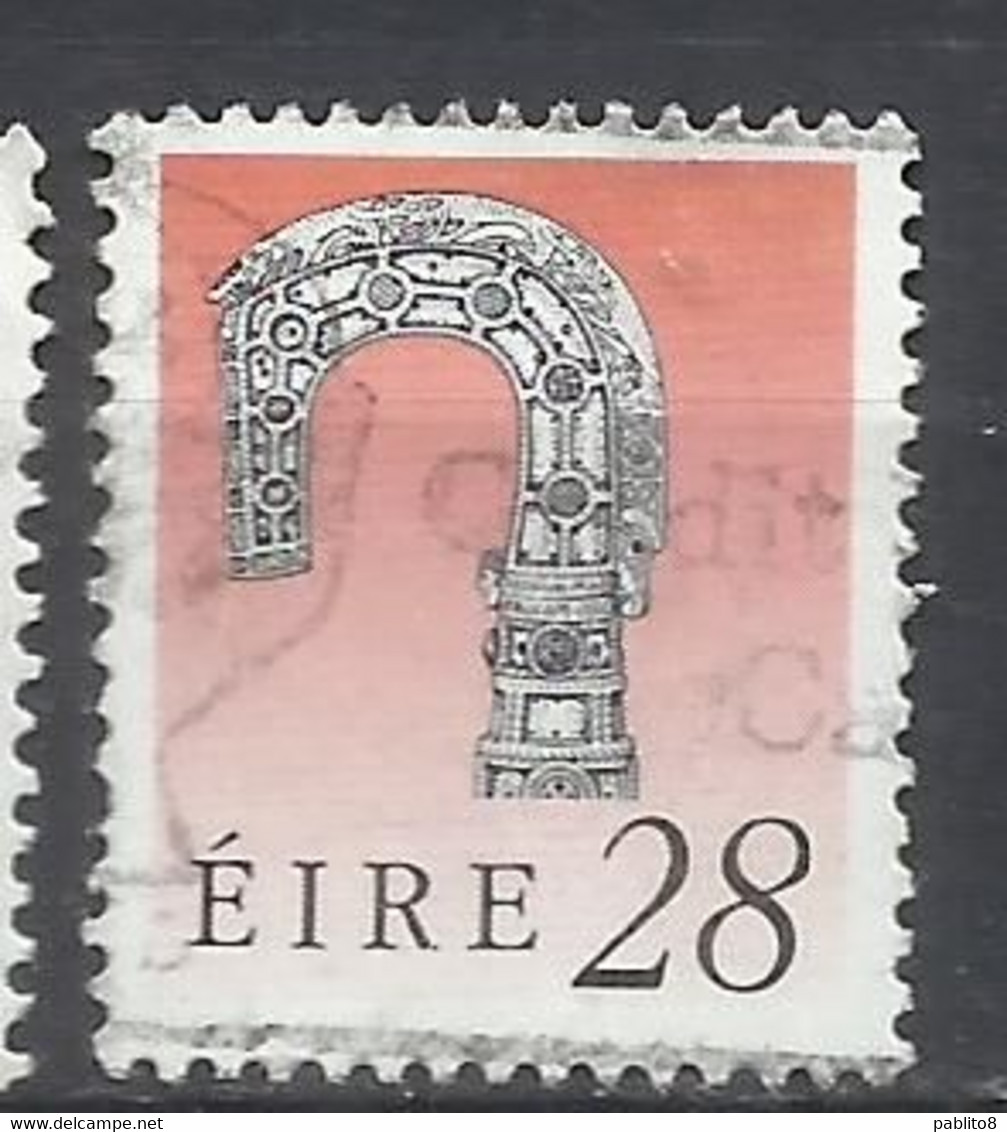 EIRE IRELAND IRLANDA 1990 1995 ART TREASURES LISMORE CROSIER 28p USED USATO OBLITERE' - Used Stamps