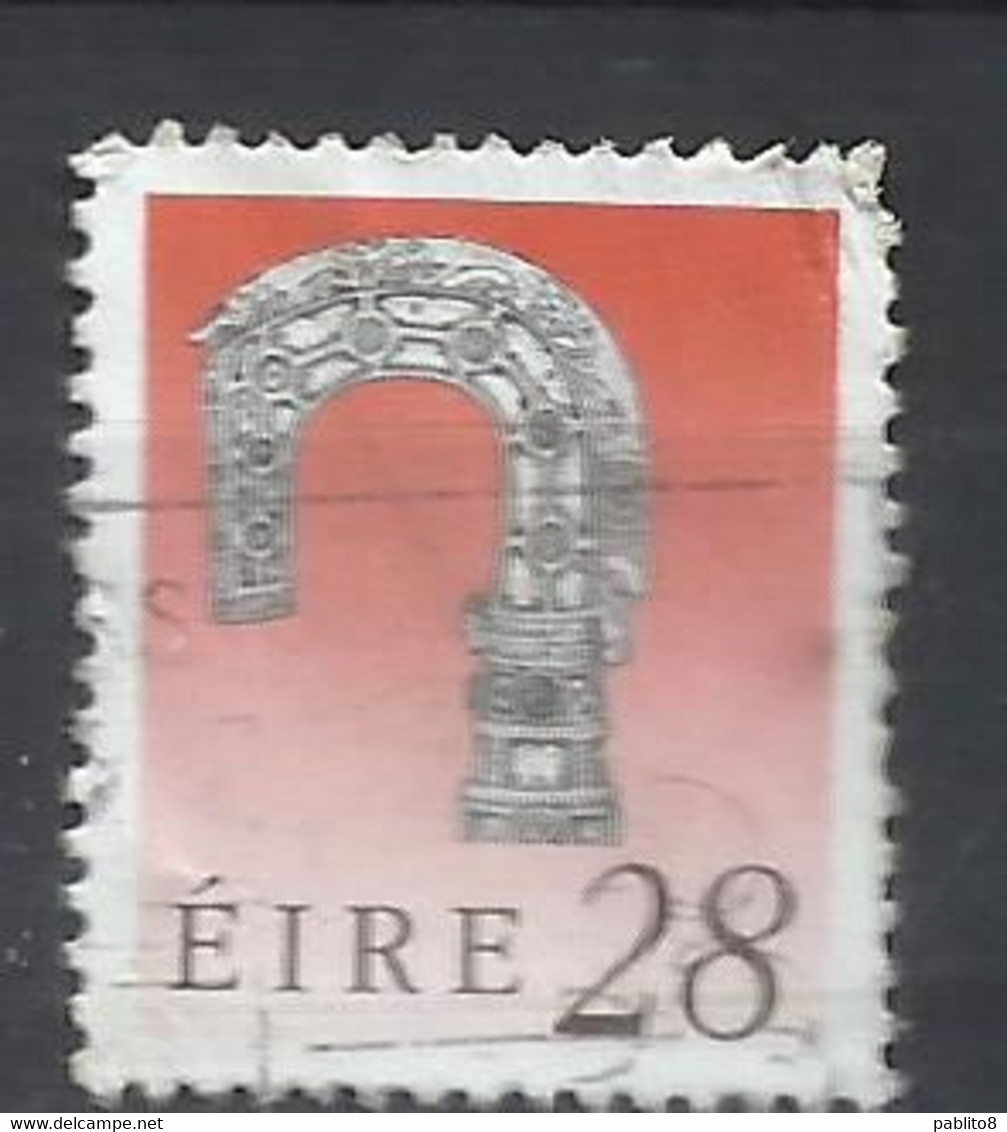 EIRE IRELAND IRLANDA 1990 1995 ART TREASURES LISMORE CROSIER 28p USED USATO OBLITERE' - Used Stamps