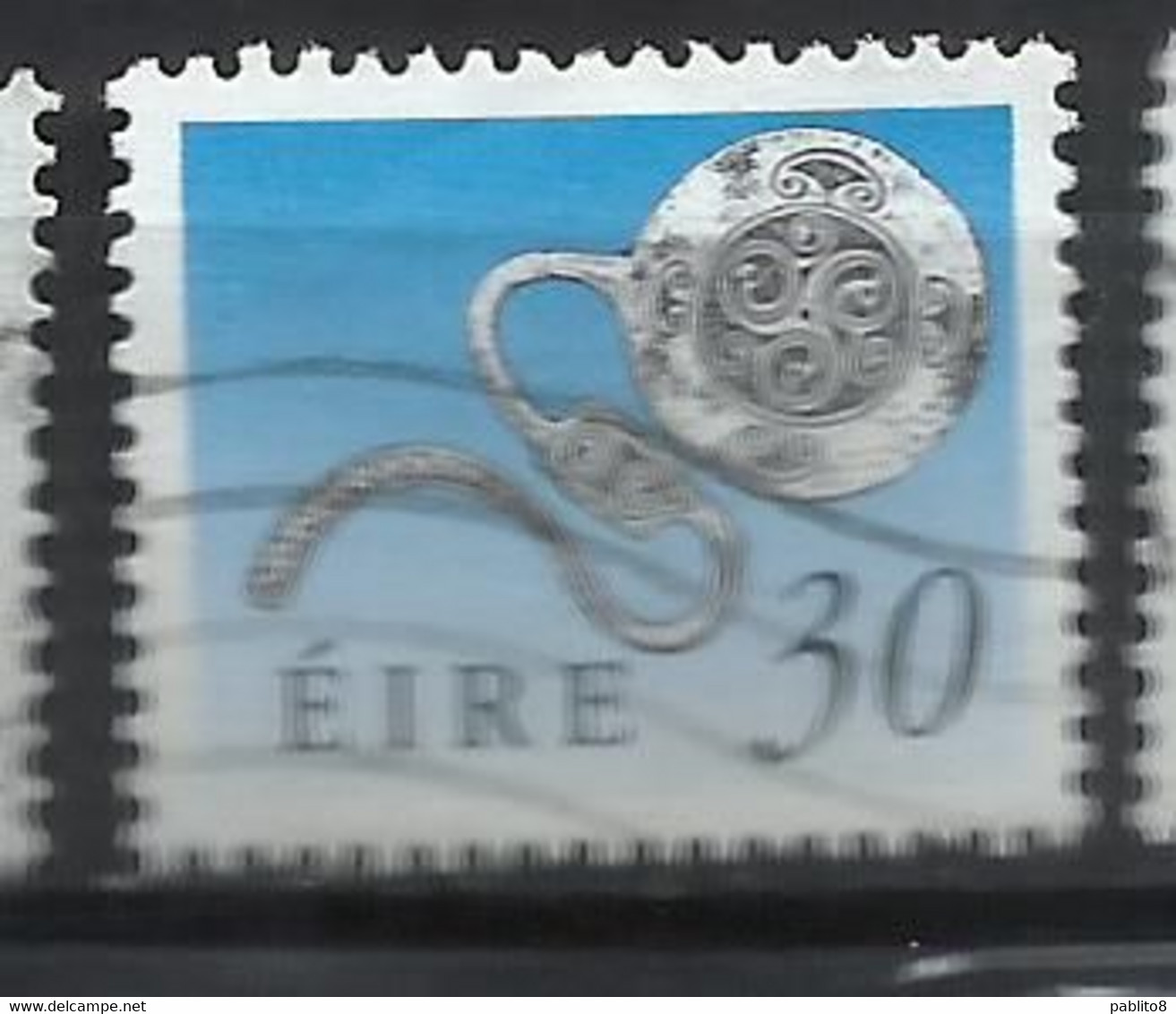 EIRE IRELAND IRLANDA 1990 1995 ART TREASURES ENAMEL LATCHET BROOCH 30p USED USATO OBLITERE' - Used Stamps