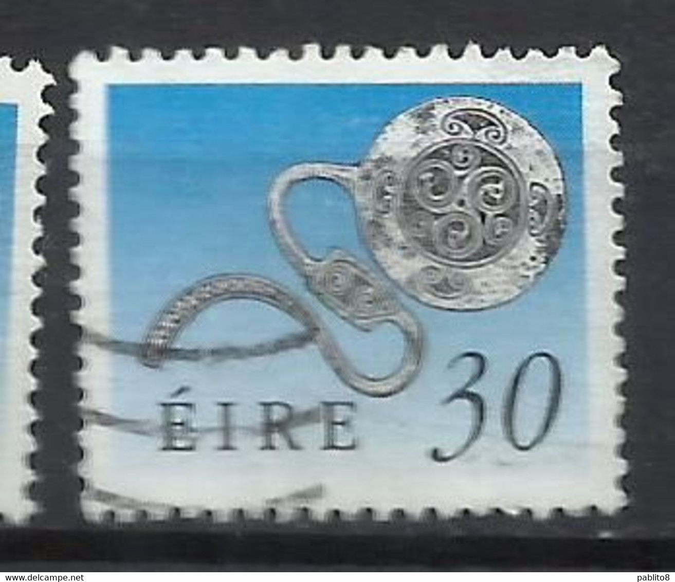 EIRE IRELAND IRLANDA 1990 1995 ART TREASURES ENAMEL LATCHET BROOCH 30p USED USATO OBLITERE' - Used Stamps