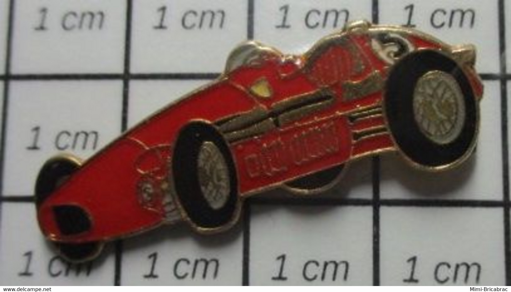 410B Pin's Pins : Rare Et Belle Qualité / SPORTS / AUTOMOBILE VOITURE DE COURSE ANNEES 1940/50 FERRARI ? - Automobile - F1