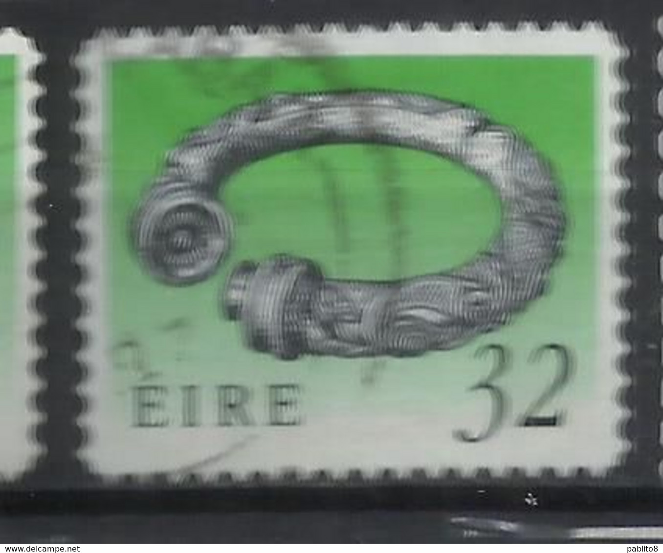 EIRE IRELAND IRLANDA 1990 1995 ART TREASURES SIZE 27x21 BROIGHTER COLLAR 32p USED USATO OBLITERE' - Used Stamps