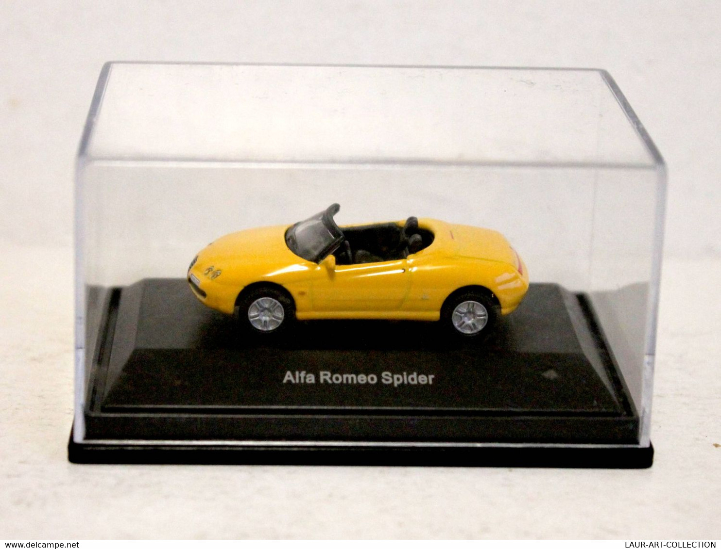 ALFA ROMEO SPIDER, CABRIOLET DECAPOTABLE COUPÉ VOITURE AUTOMOBILE MINIATURE 1/87 - ANCIEN VEHICULE  (1712.88) - Scala 1:87