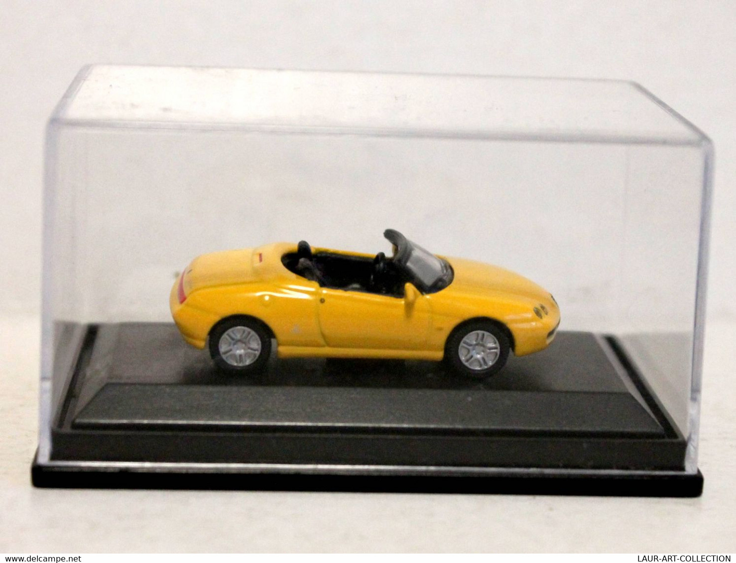 ALFA ROMEO SPIDER, CABRIOLET DECAPOTABLE COUPÉ VOITURE AUTOMOBILE MINIATURE 1/87 - ANCIEN VEHICULE  (1712.88) - Echelle 1:87