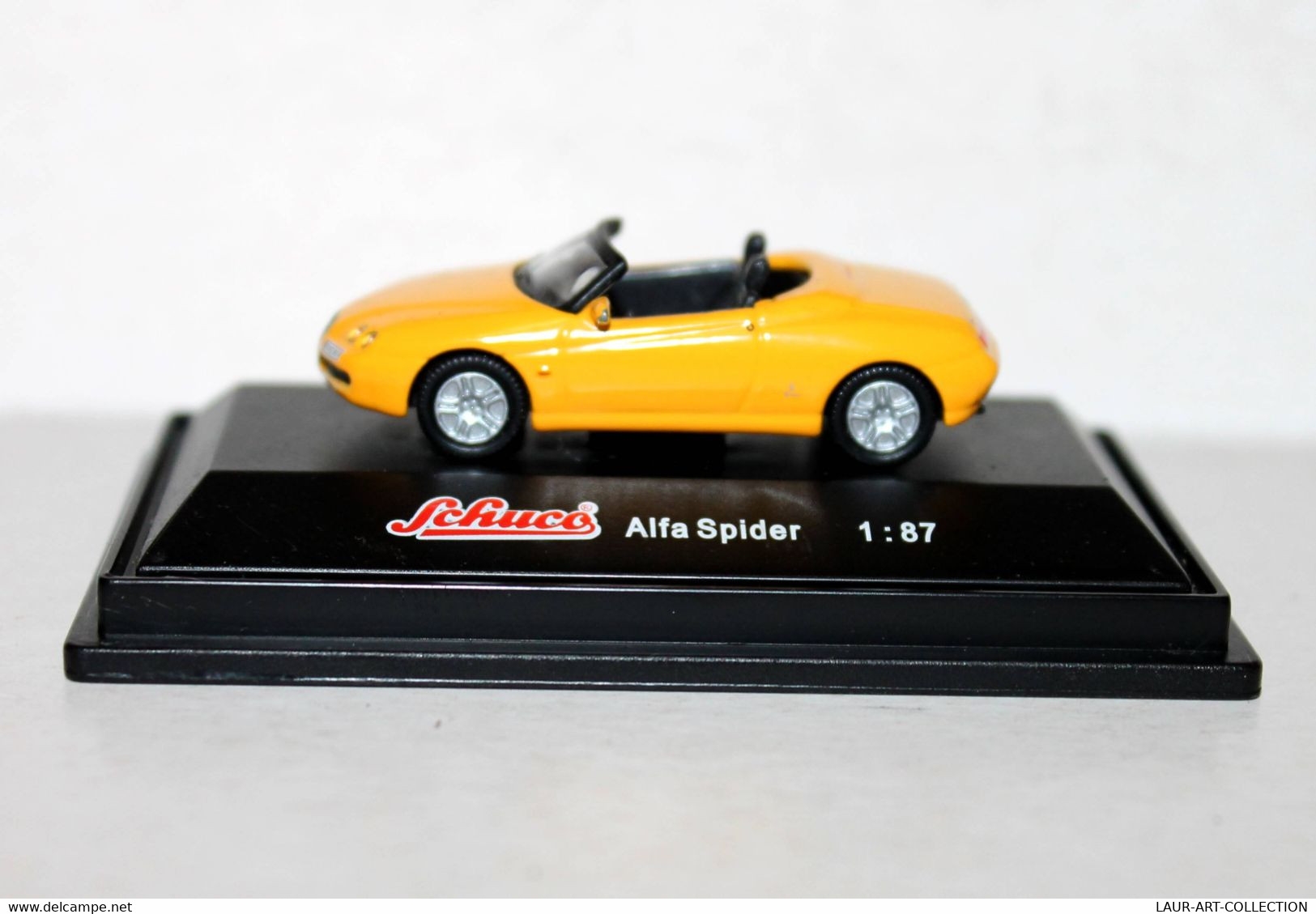 SCHUCO - ALFA SPIDER - CABRIOLET / DECAPOTABLE VOITURE AUTOMOBILE MINIATURE 1/87 - ANCIEN VEHICULE  (1712.98) - Scala 1:87