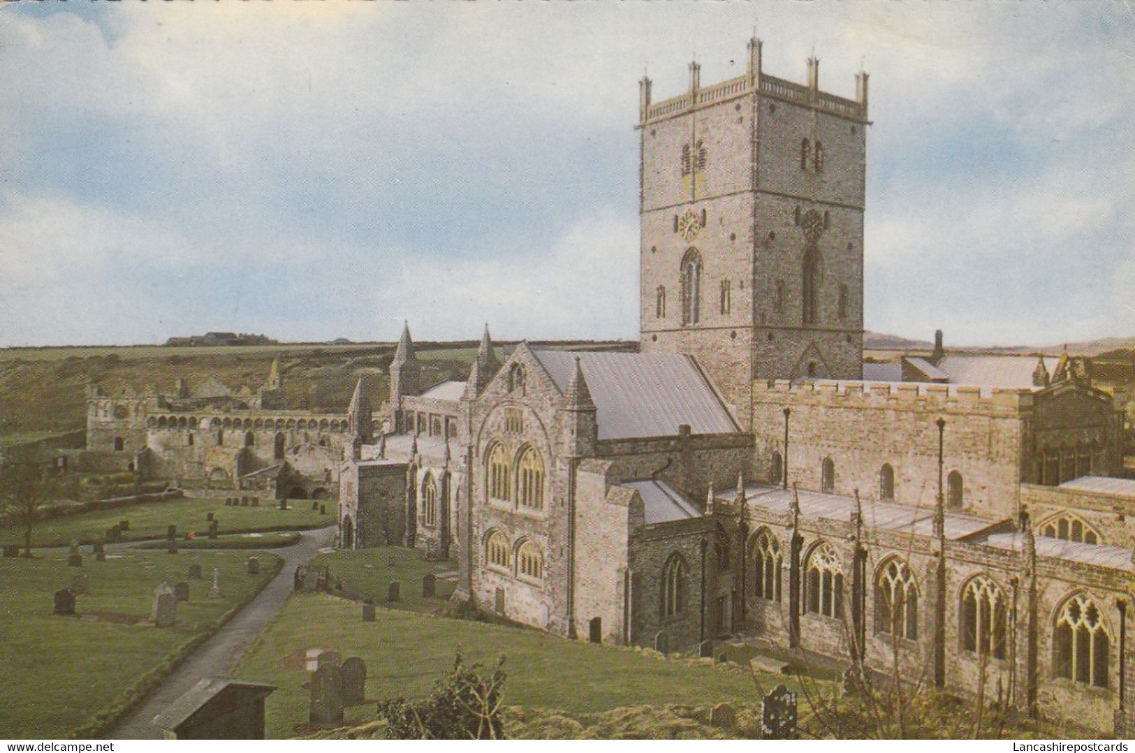 Postcard St Davids Cathedral & Bishop's Palace  My Ref B26063 - Pembrokeshire