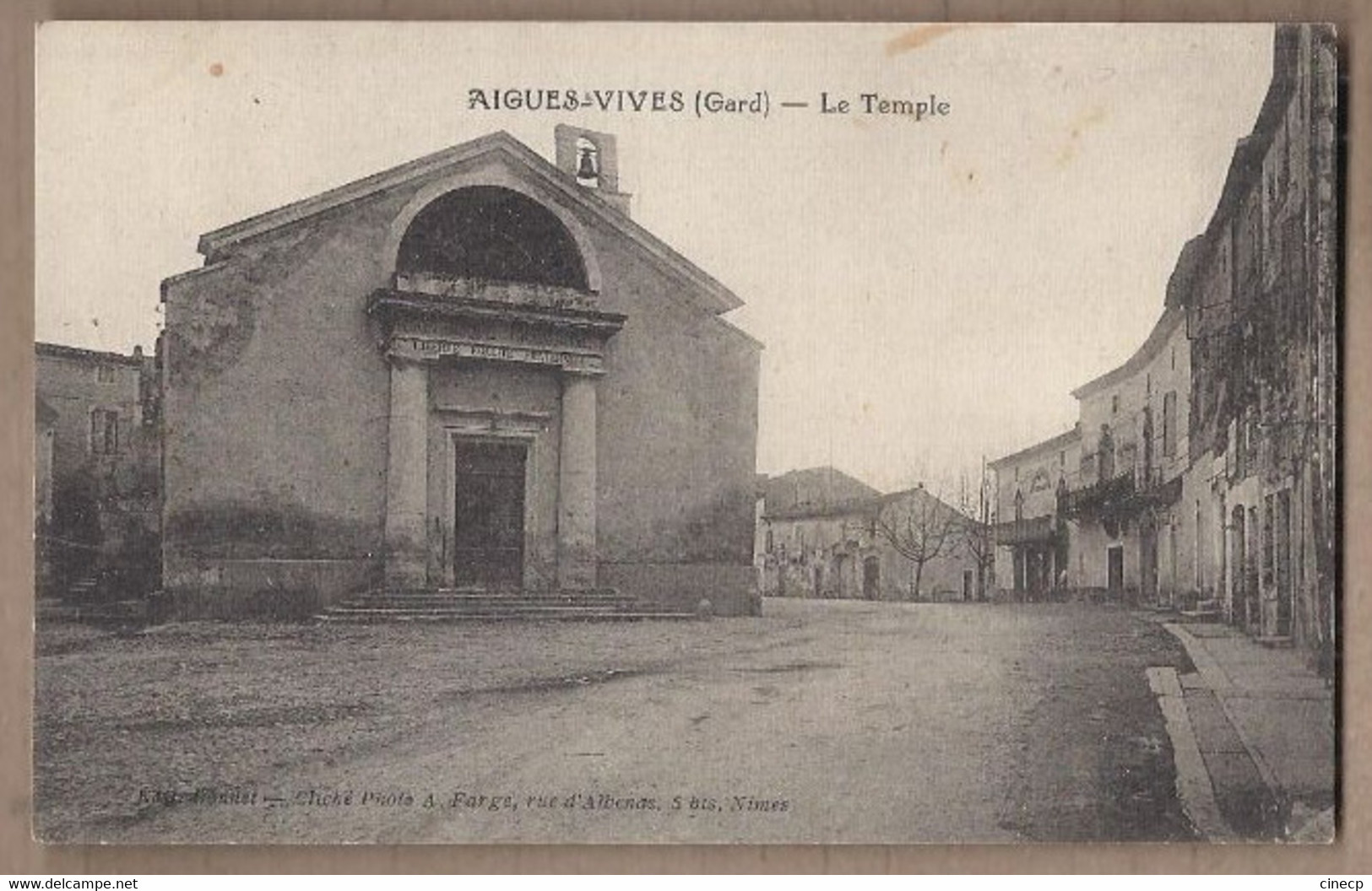 CPA 30 - AIGUES VIVES - Aigues-Vives - Le Temple - TB PLAN PROSTESTANTISME CENTRE VILLAGE - Aigues-Vives