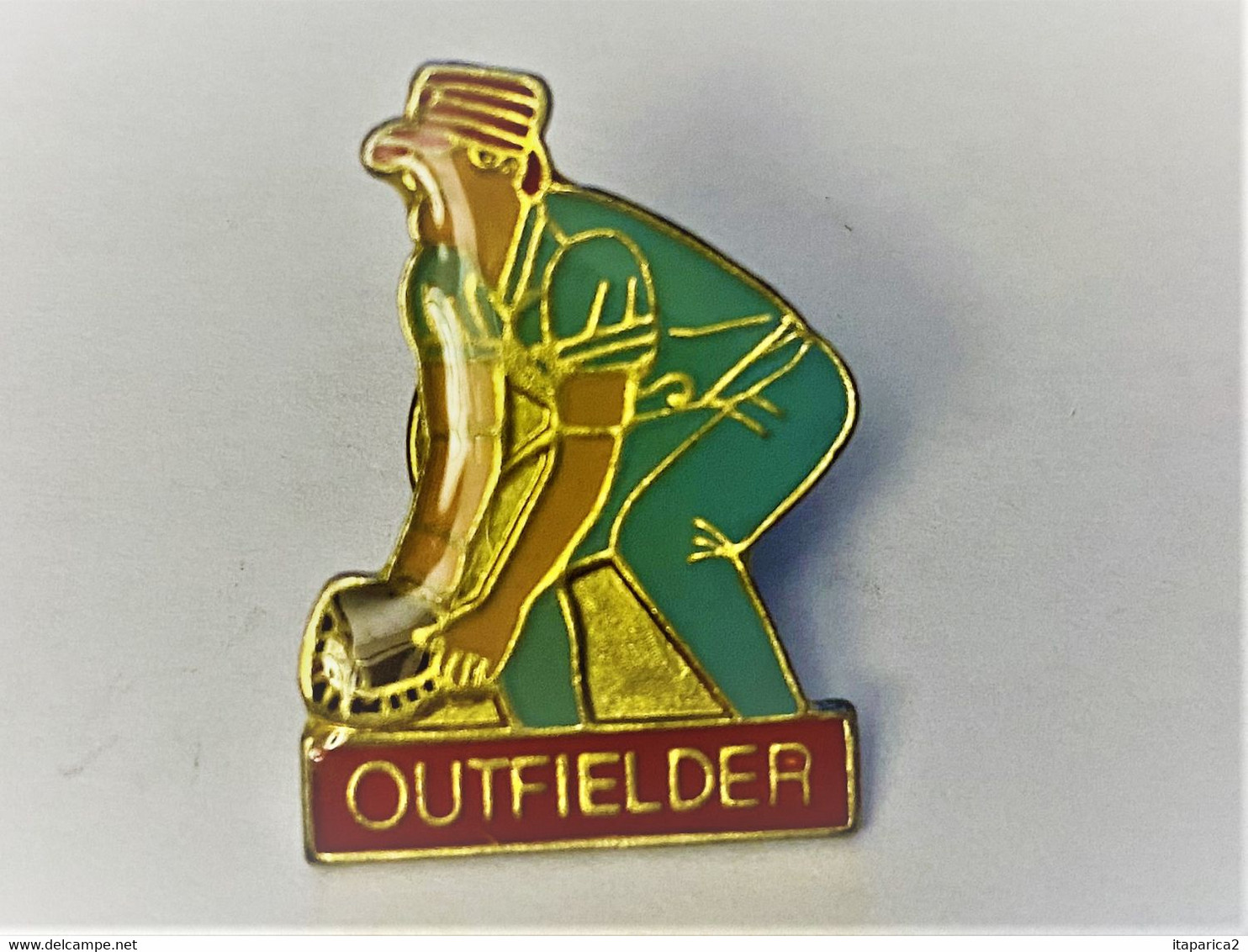 PINS BASEBALL  OUTFIELDER  / Base Dorée / 33NAT - Honkbal