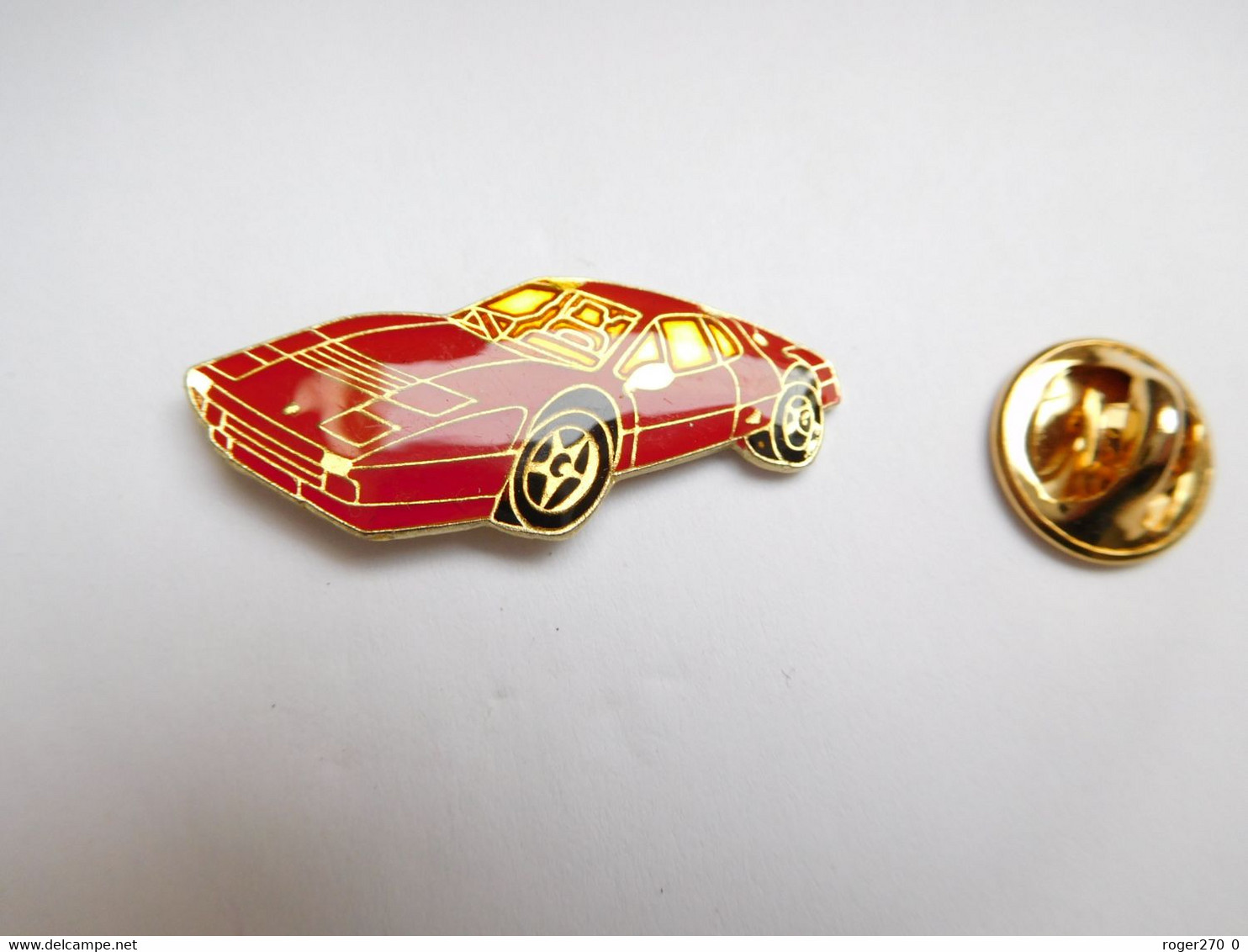 Beau Pin's , Auto Ferrari , Dimensions 13x31 Mm , Verso Quadrillé - Ferrari