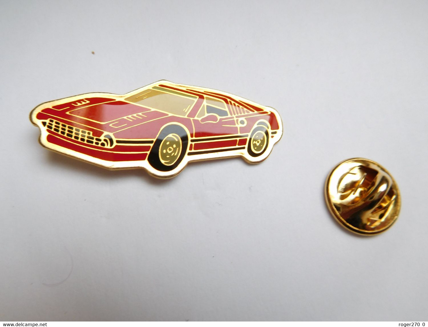 Beau Pin's , Auto Ferrari , Dimensions 15x36 Mm , Signé GIFT Créations - Ferrari