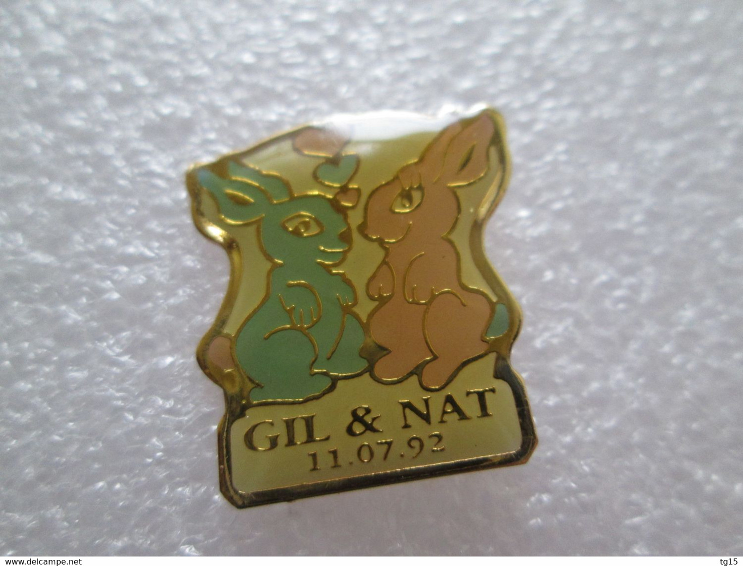 PIN'S    GIL  ET  NAT   11 07  92  LAPINS - Animaux