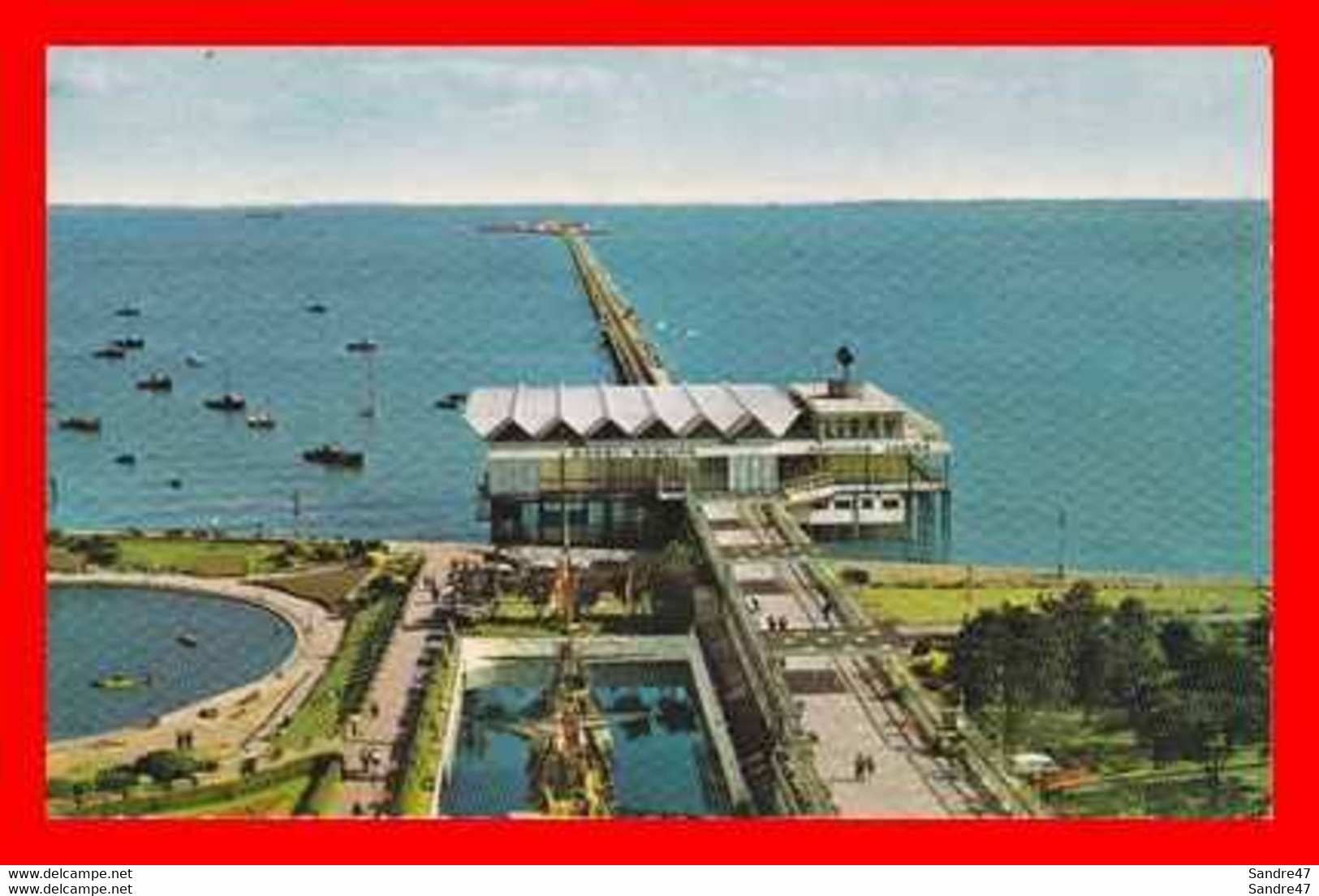 2 CPSM/pf  SOUTHEND ON SEA (Angleterre).  Peter Pan's Playground And Pier. .*7727 - Southend, Westcliff & Leigh