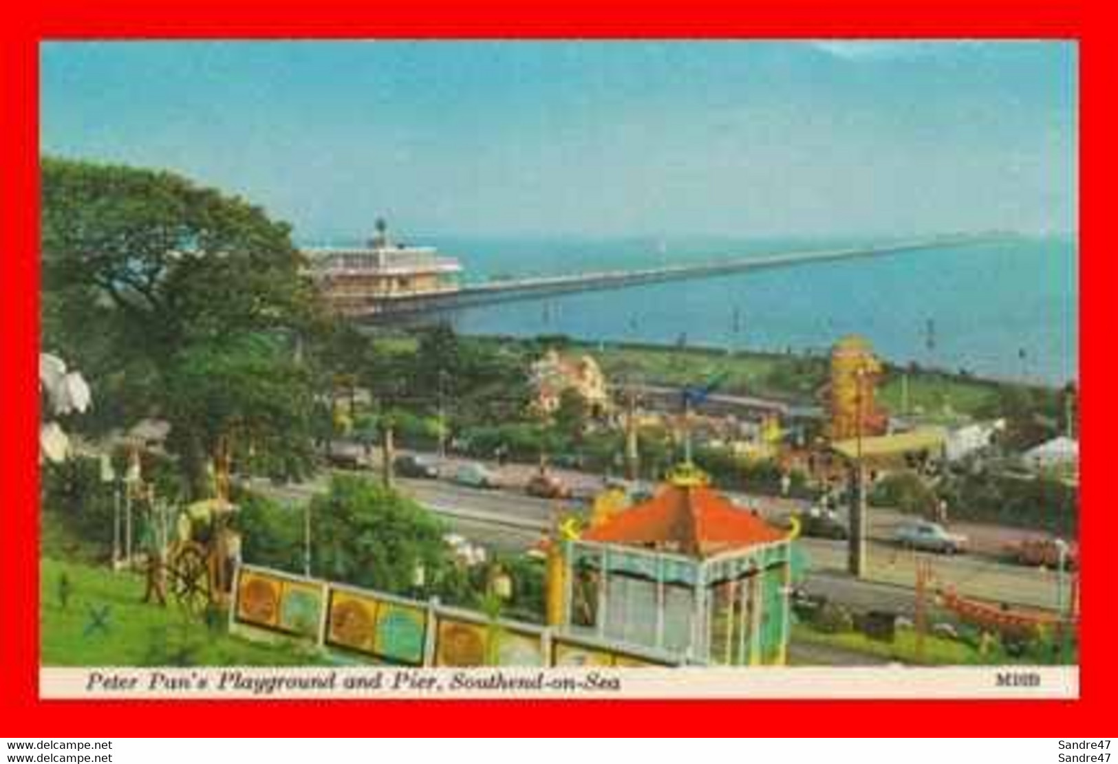 2 CPSM/pf  SOUTHEND ON SEA (Angleterre).  Peter Pan's Playground And Pier. .*7727 - Southend, Westcliff & Leigh