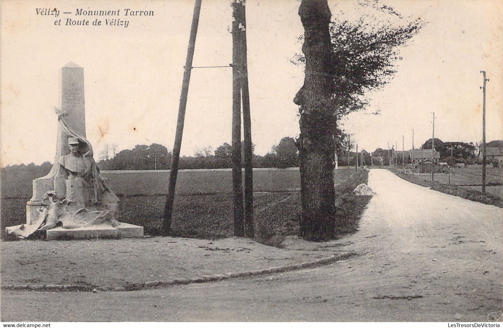 CPA - FRANCE - 78 - VELIZY - Monument Tarron Et Route De Vélizy - Velizy