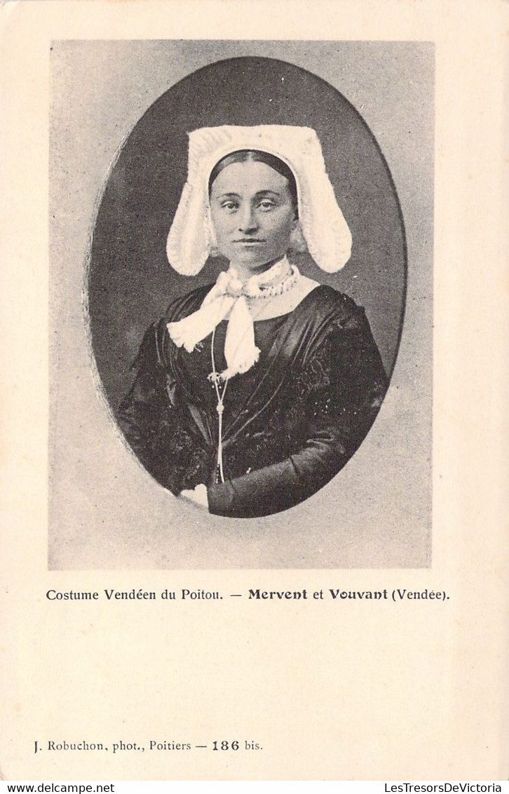 CPA - FOLKLORE - COSTUME VENDEEN DU POITOU - Mervent Et Vouvant - Costumes