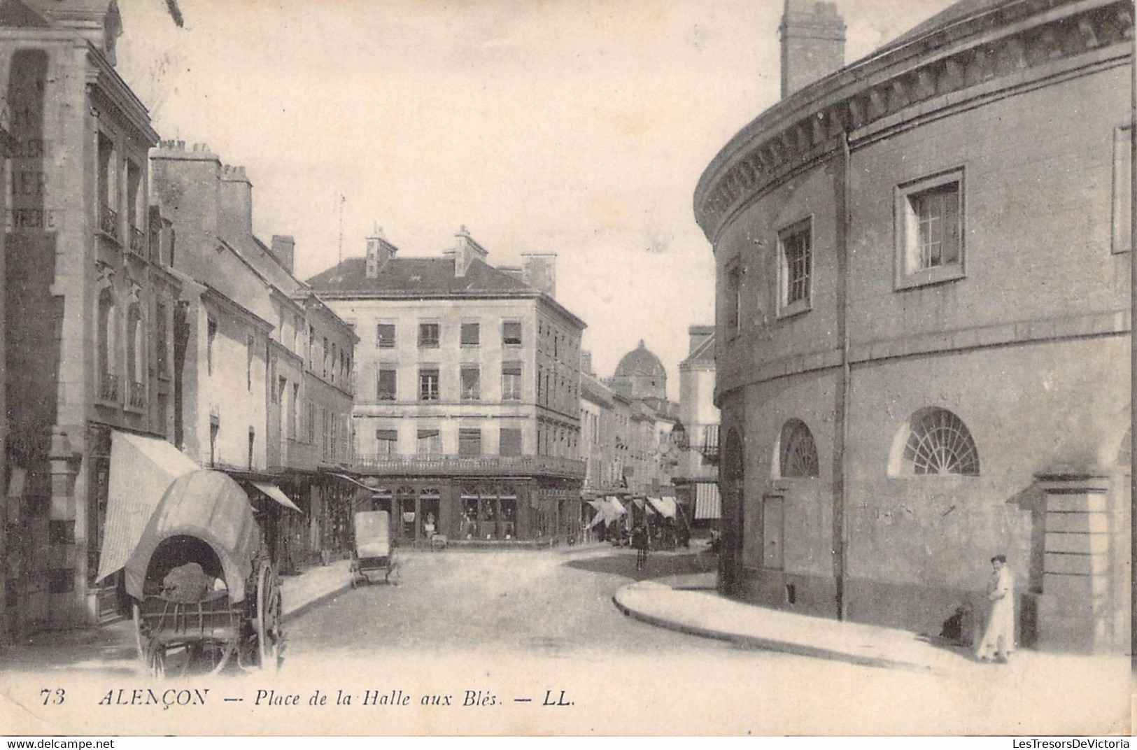 CPA - France - 61 - Alençon - Place De La Hall Aux Blés - LL - Alencon