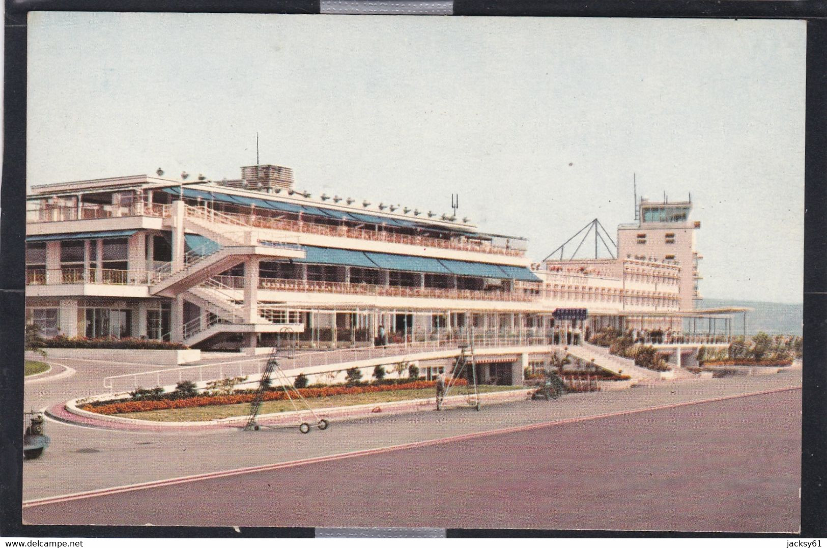 06 - Nice - L'aéroport De Nice-côte-d'azur, (vue Prise De La Piste) - Transport (air) - Airport