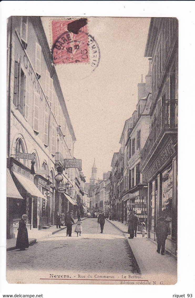 Nevers - Rue Du Commerce - Le Beffroi - Nevers